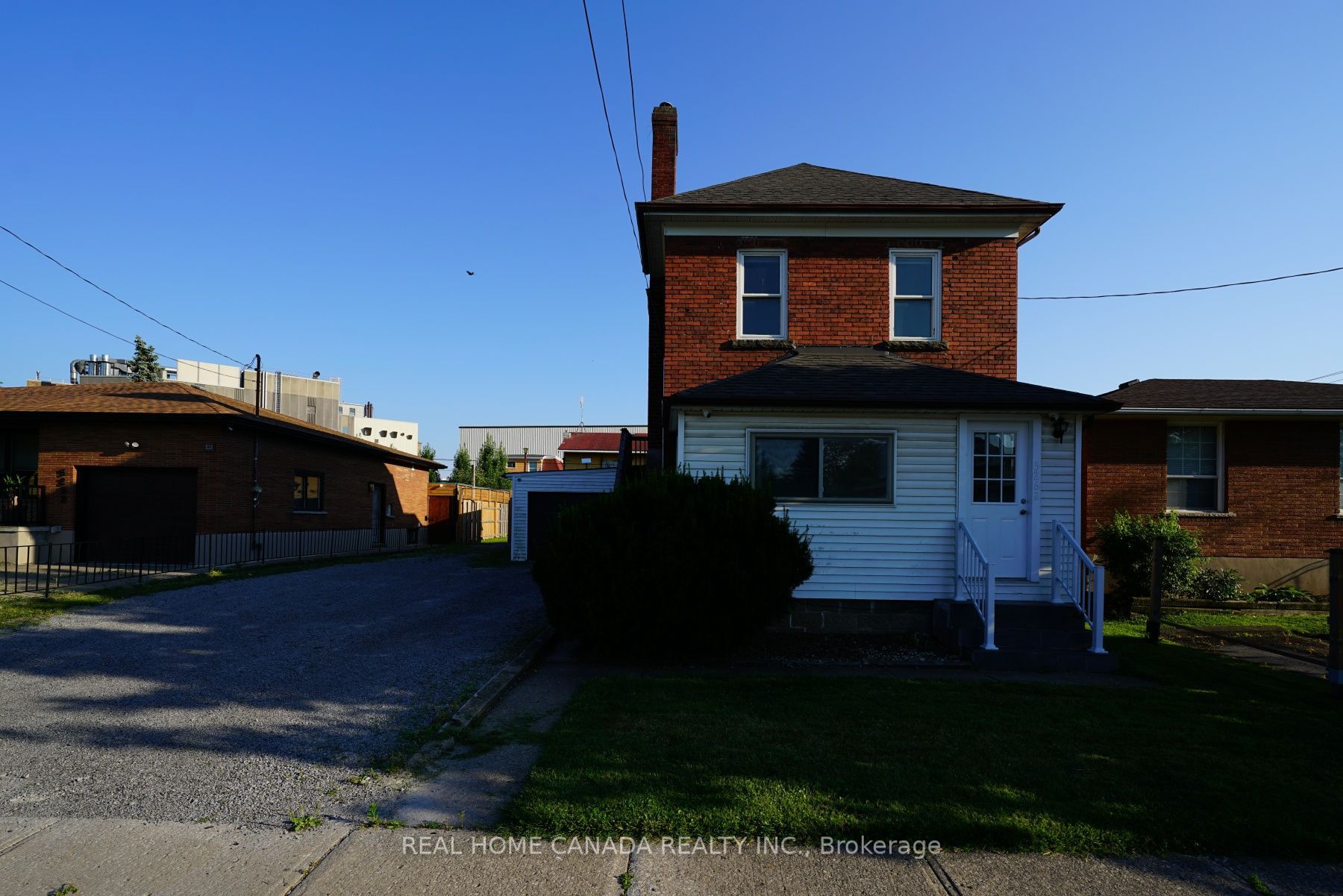 5262 KITCHENER Street, Niagara Falls, ON L2G 1B3 photo 2