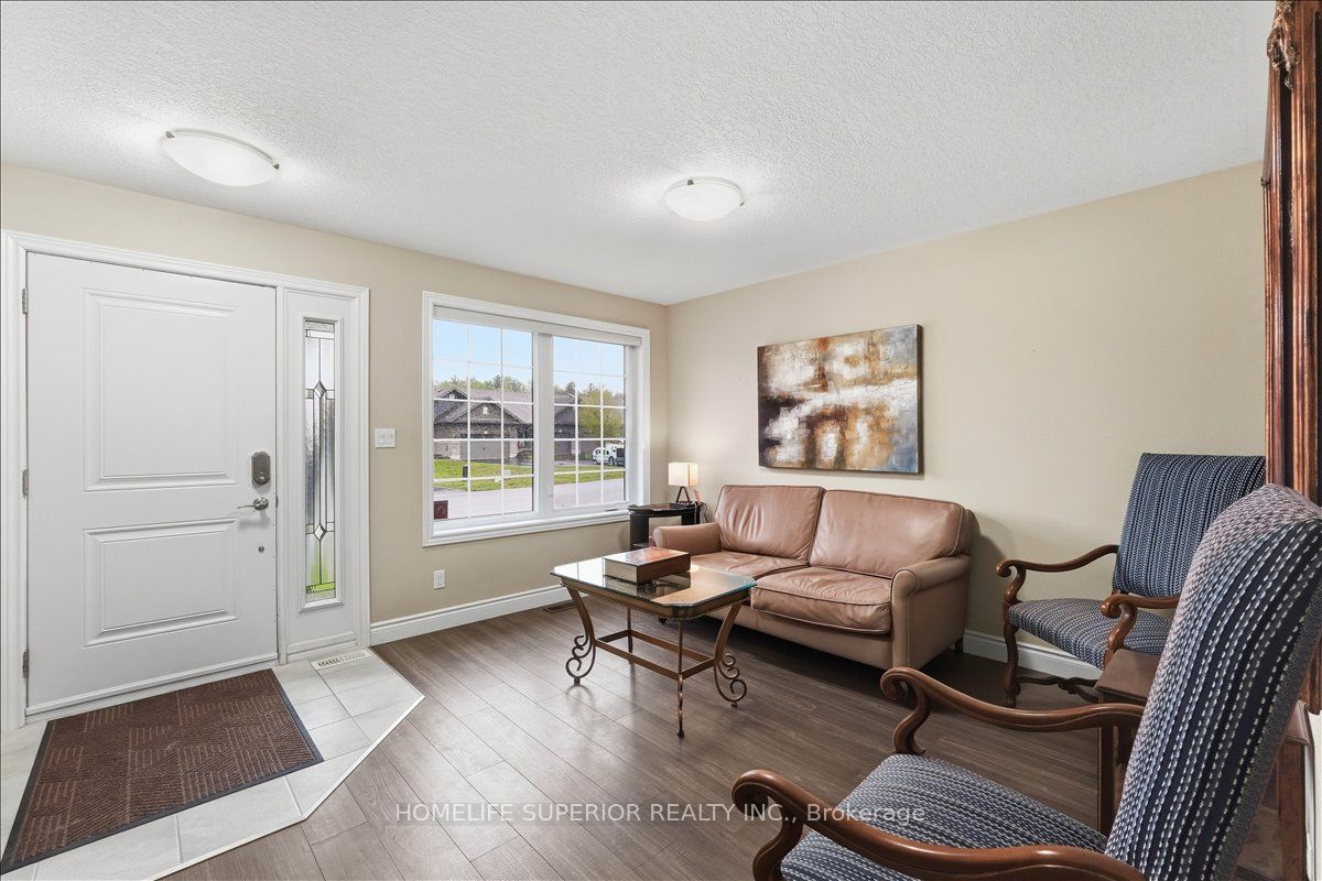 54 Aspen Drive, Quinte West, ON K8V 0E2 photo 4
