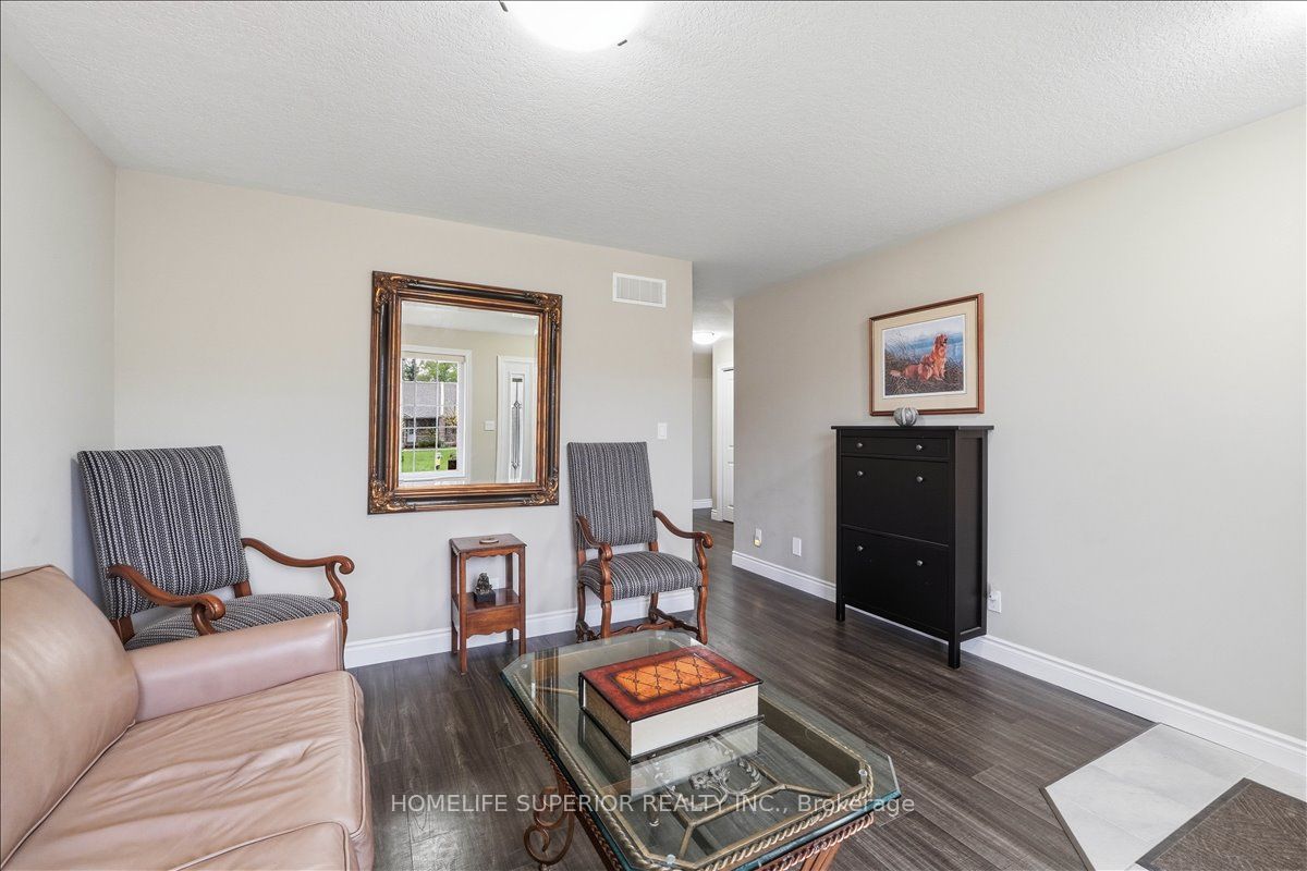 54 Aspen Drive, Quinte West, ON K8V 0E2 photo 5