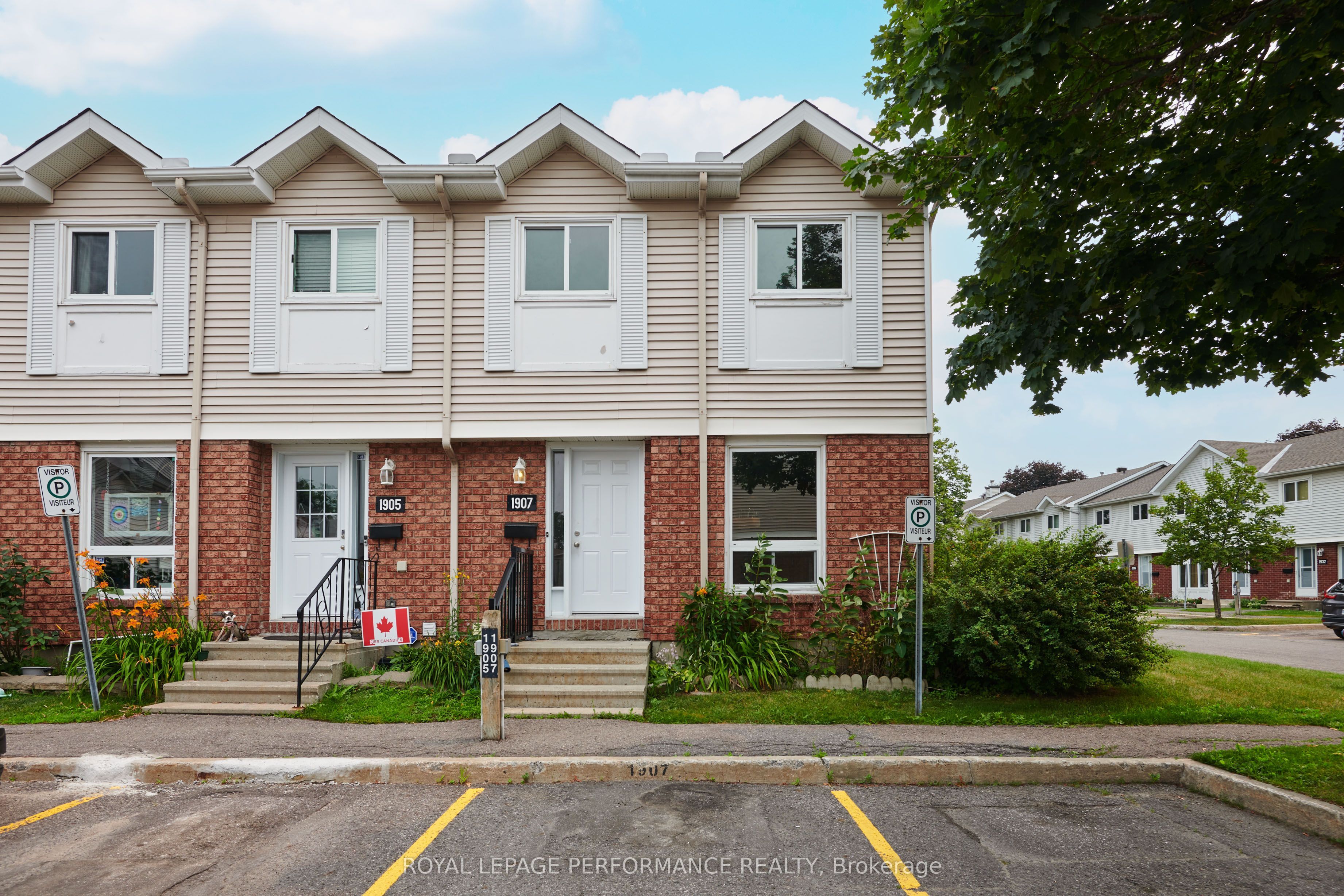 1907 Colorado Lane 33, Orleans - Convent Glen and Area, ON K1C 6V4 photo 2
