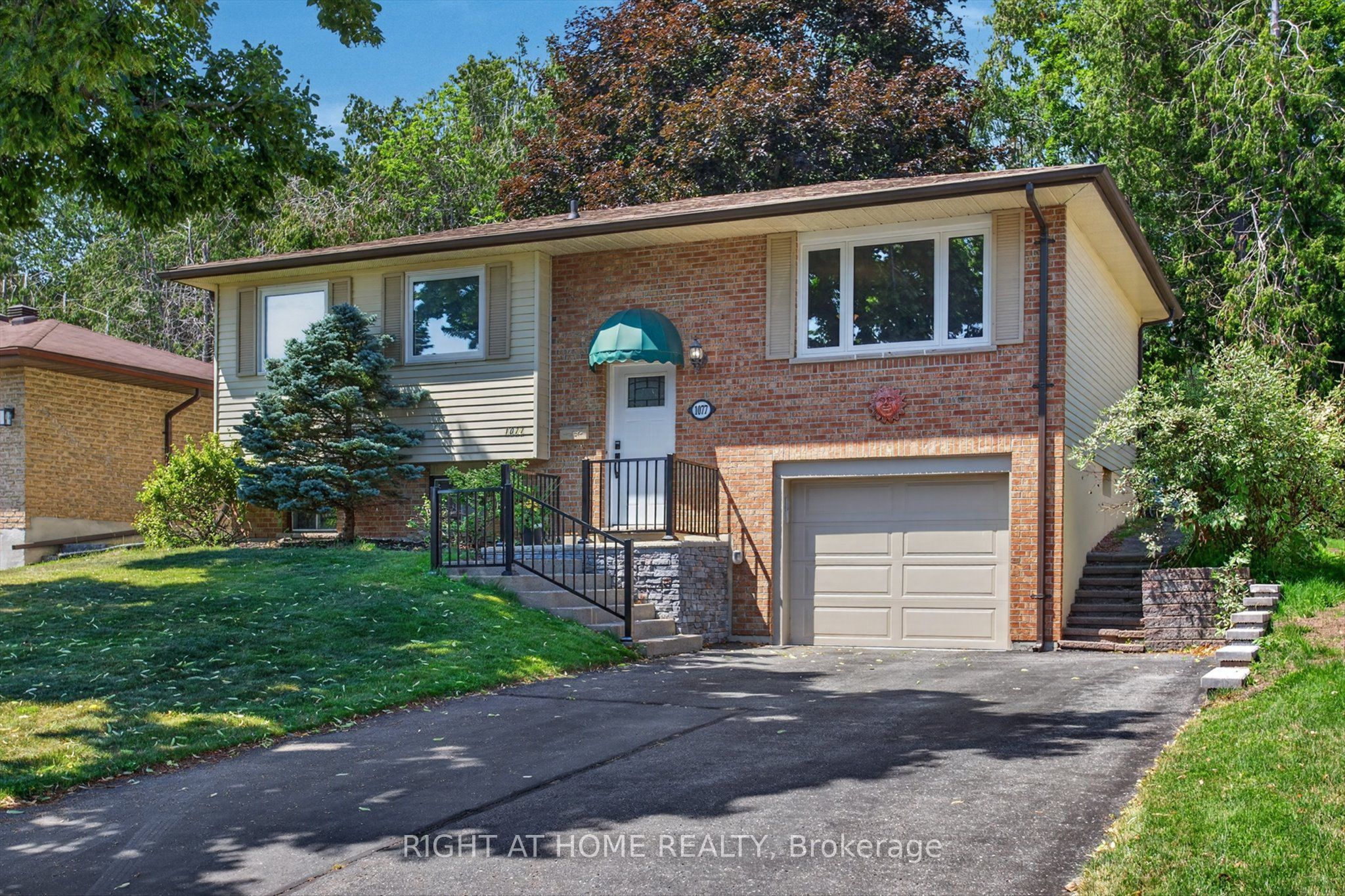 1077 Danita Boulevard, Peterborough, ON K9J 7K7 photo 2