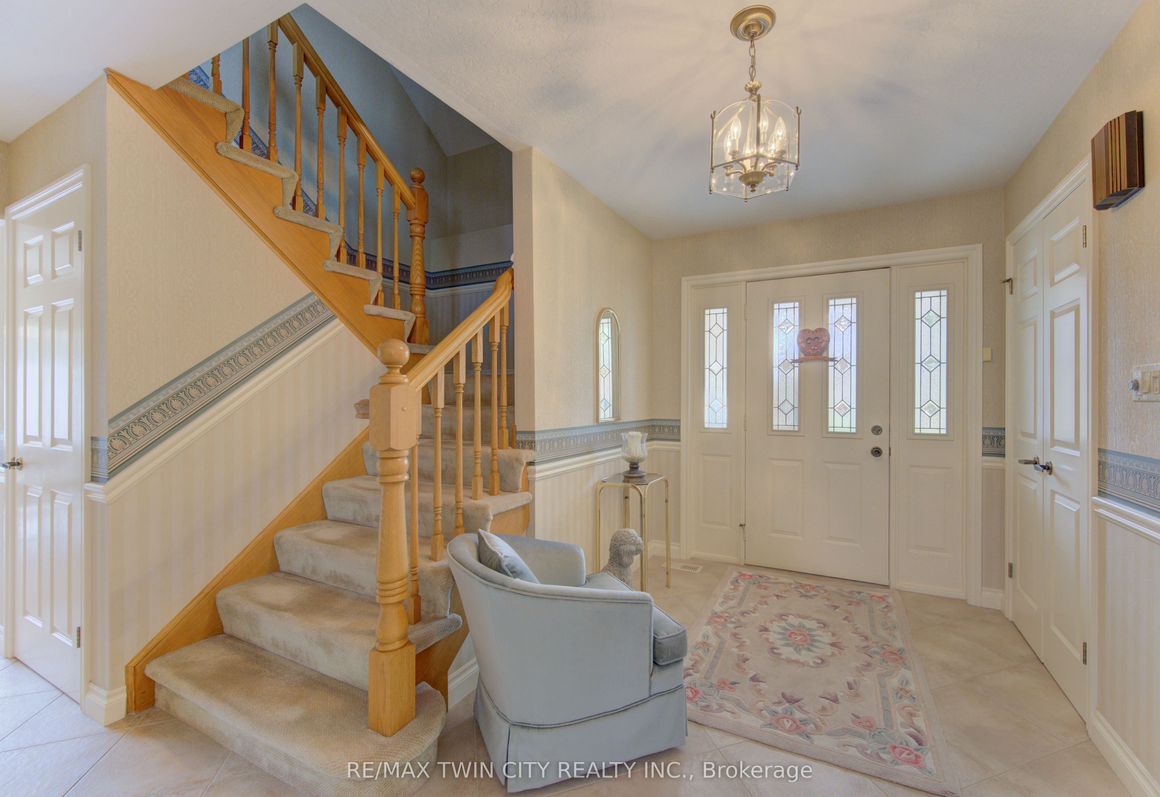 298 Roxton Drive, Waterloo, ON N2T 1R5 photo 2
