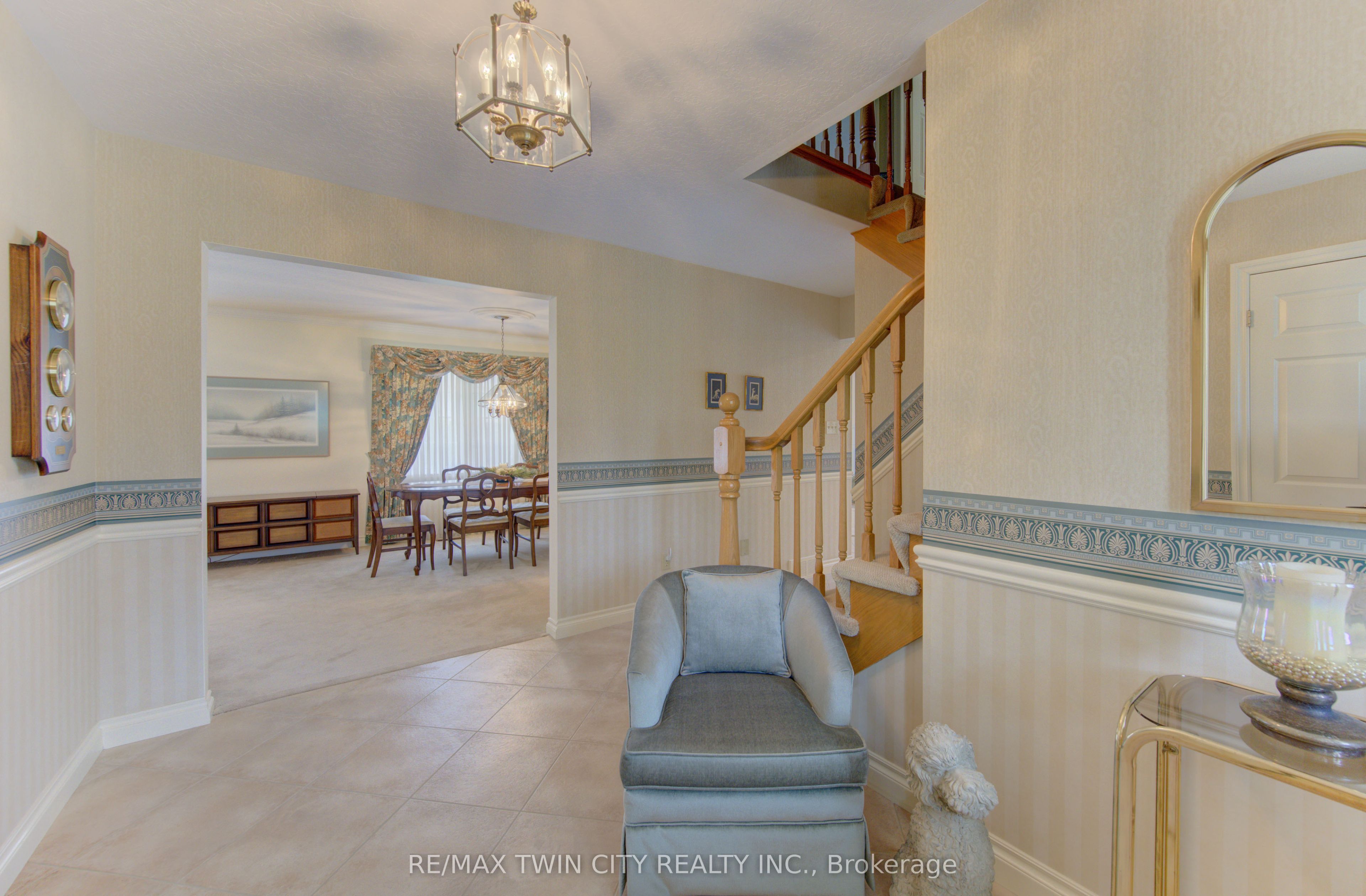 298 Roxton Drive, Waterloo, ON N2T 1R5 photo 3