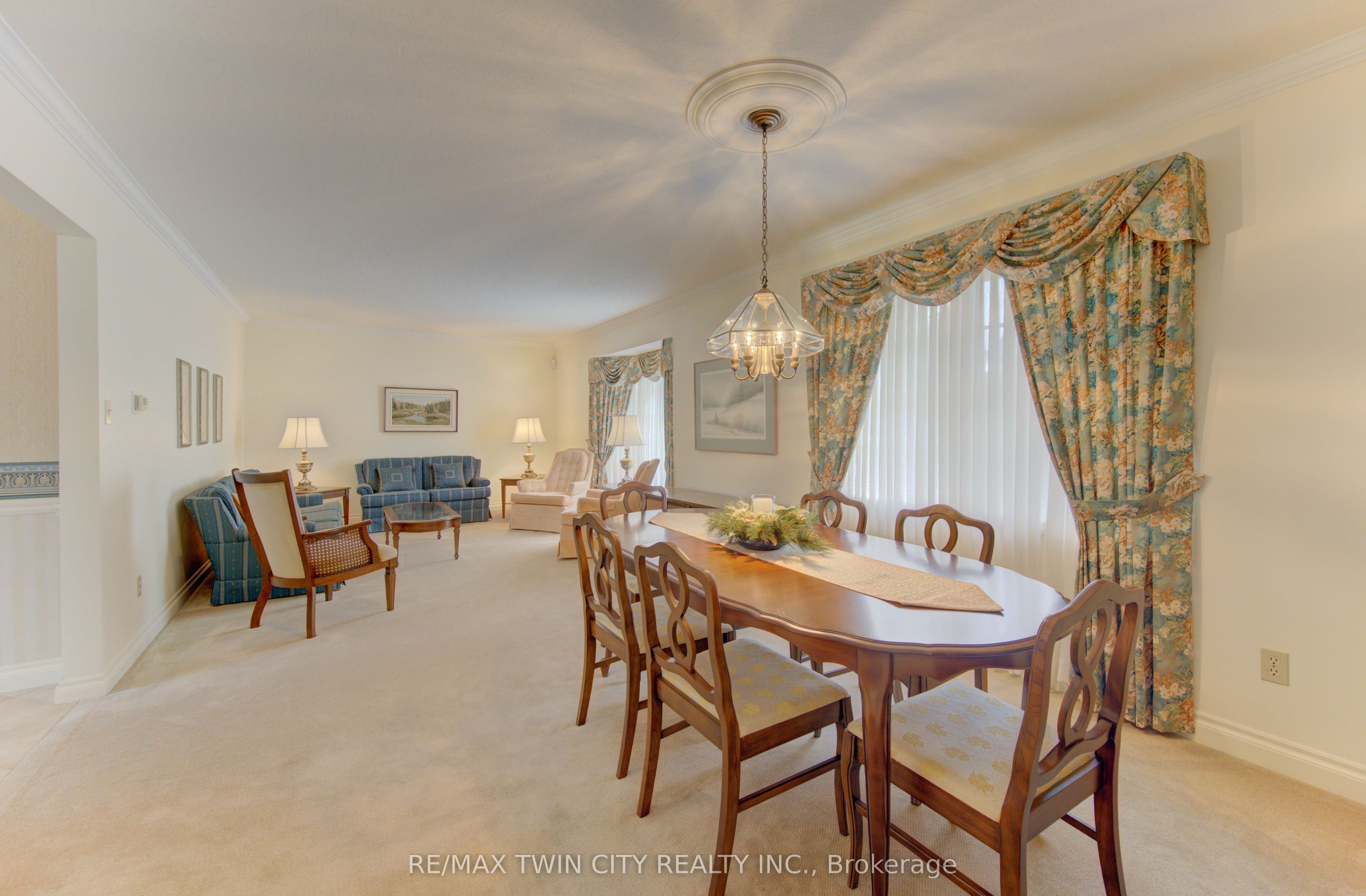 298 Roxton Drive, Waterloo, ON N2T 1R5 photo 4