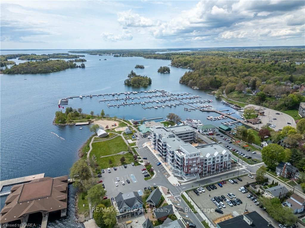 130 WATER Street 206, Gananoque, ON K7G 2C4