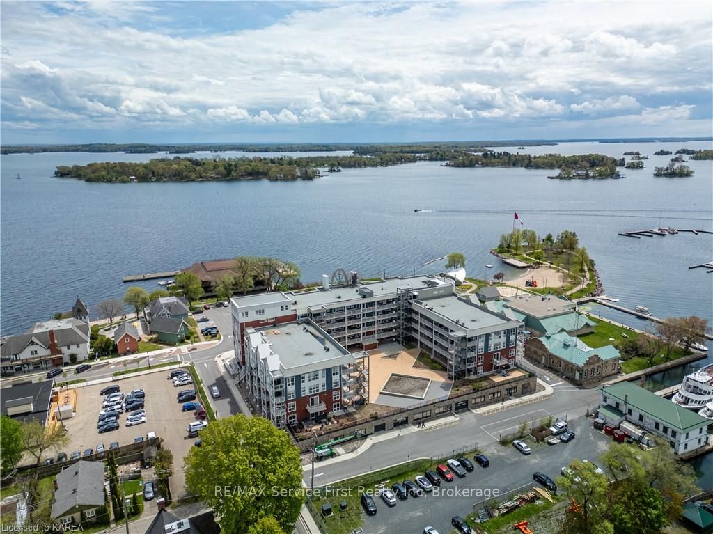 130 WATER Street 206, Gananoque, ON K7G 2C4 photo 4