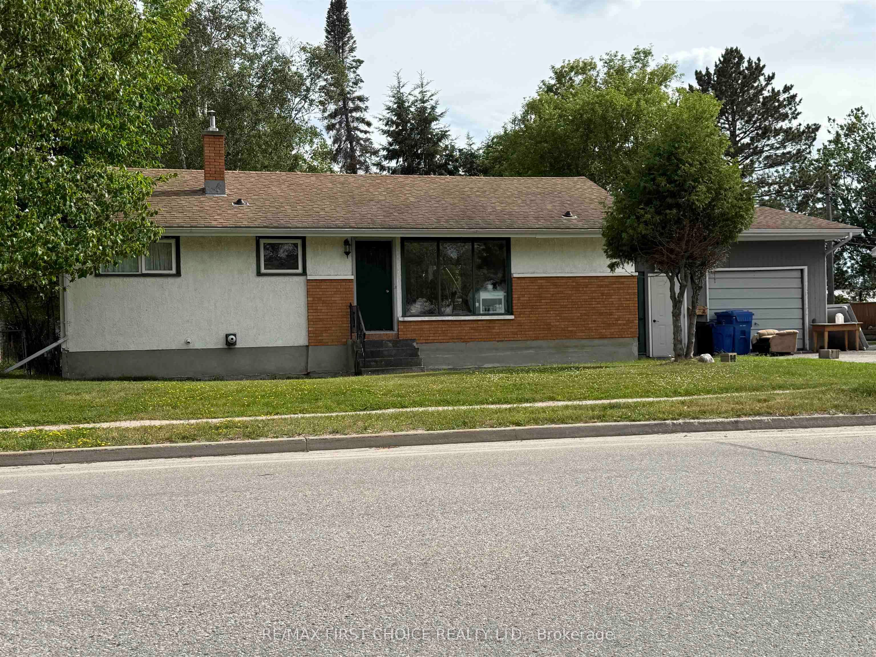 116 Parkdale Road, Dryden, ON P8N 1R9