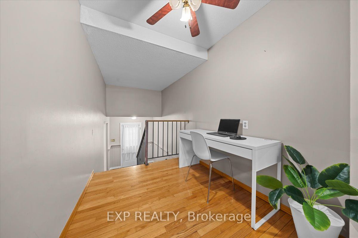 140 Castlegreen Private, Hunt Club - South Keys and Area, ON K1T 3N2 photo 3
