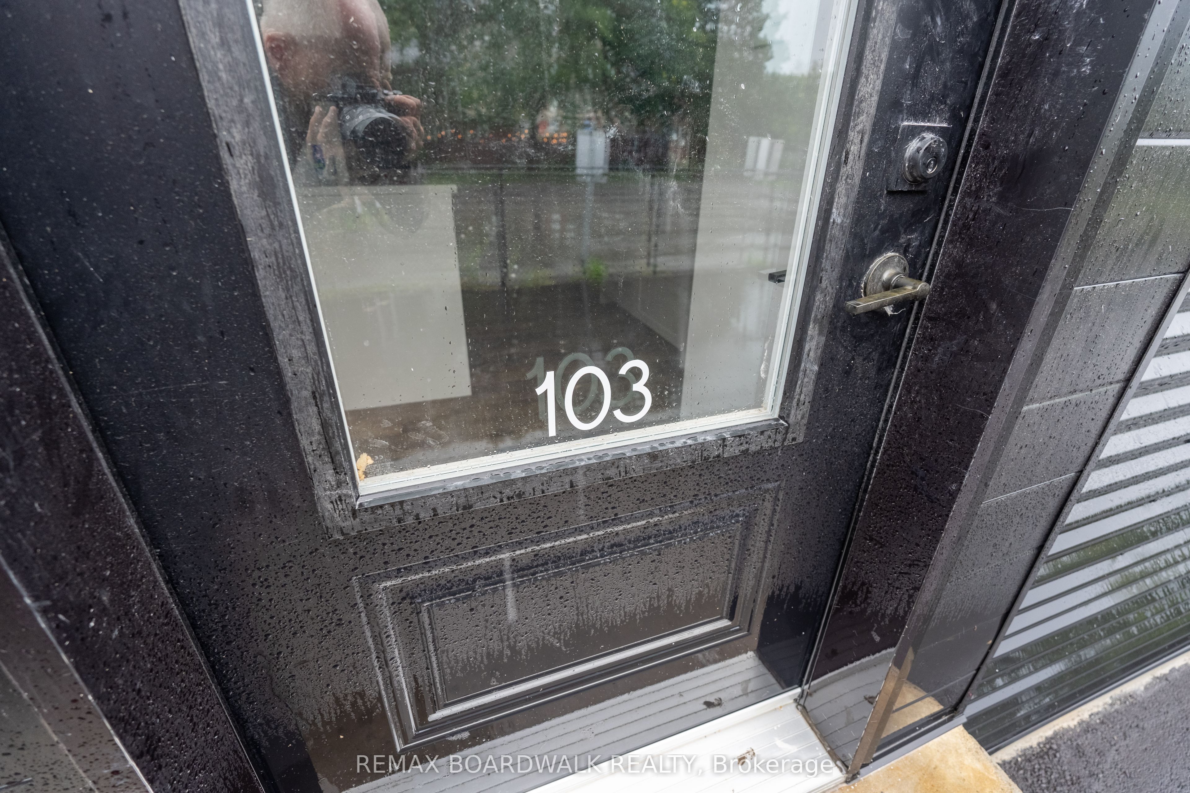 26 W First Street W 103, Cornwall, ON K6J 1B9 photo 4