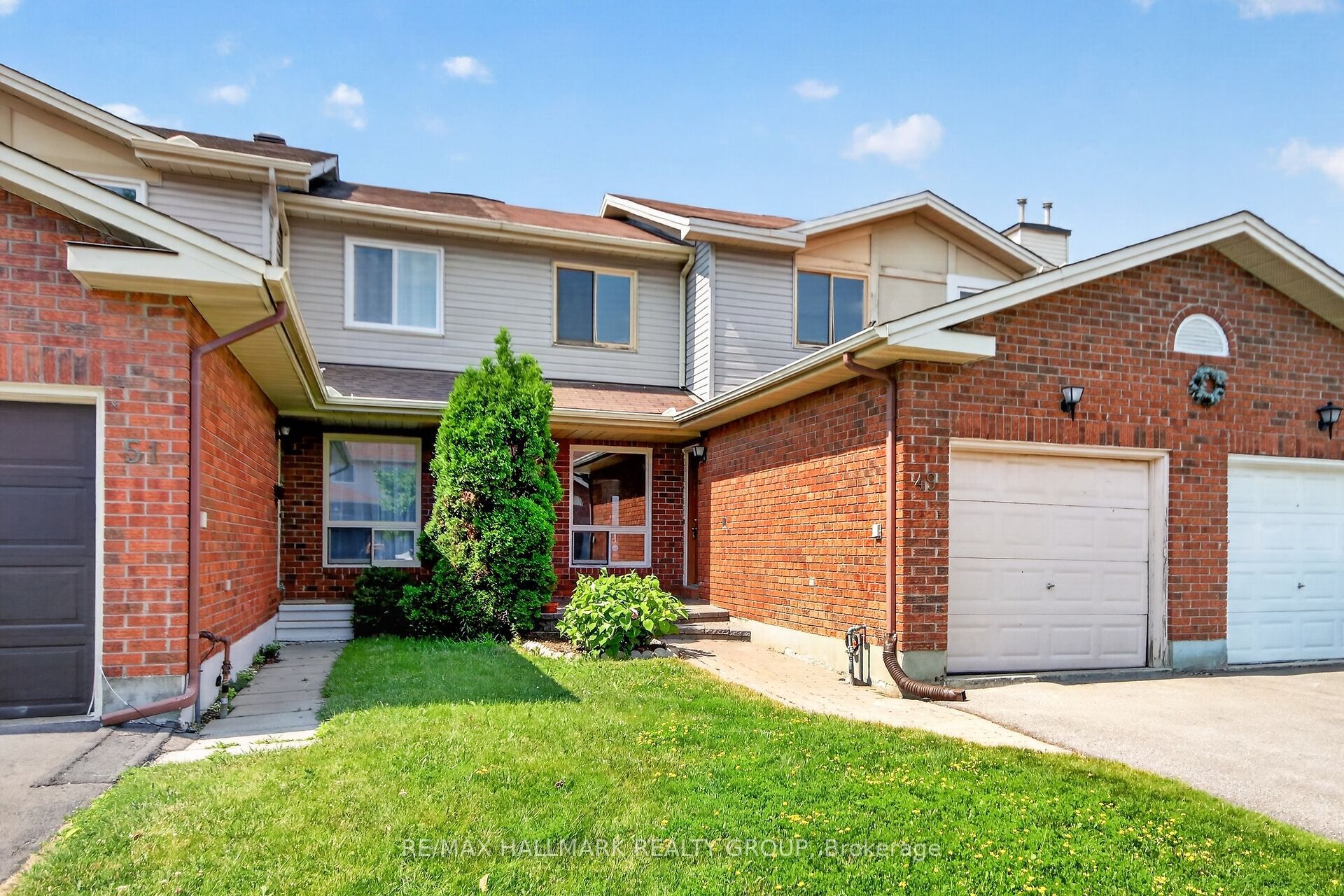 49 Newport Crescent, Hunt Club - South Keys and Area, ON K1T 3M2 photo 2