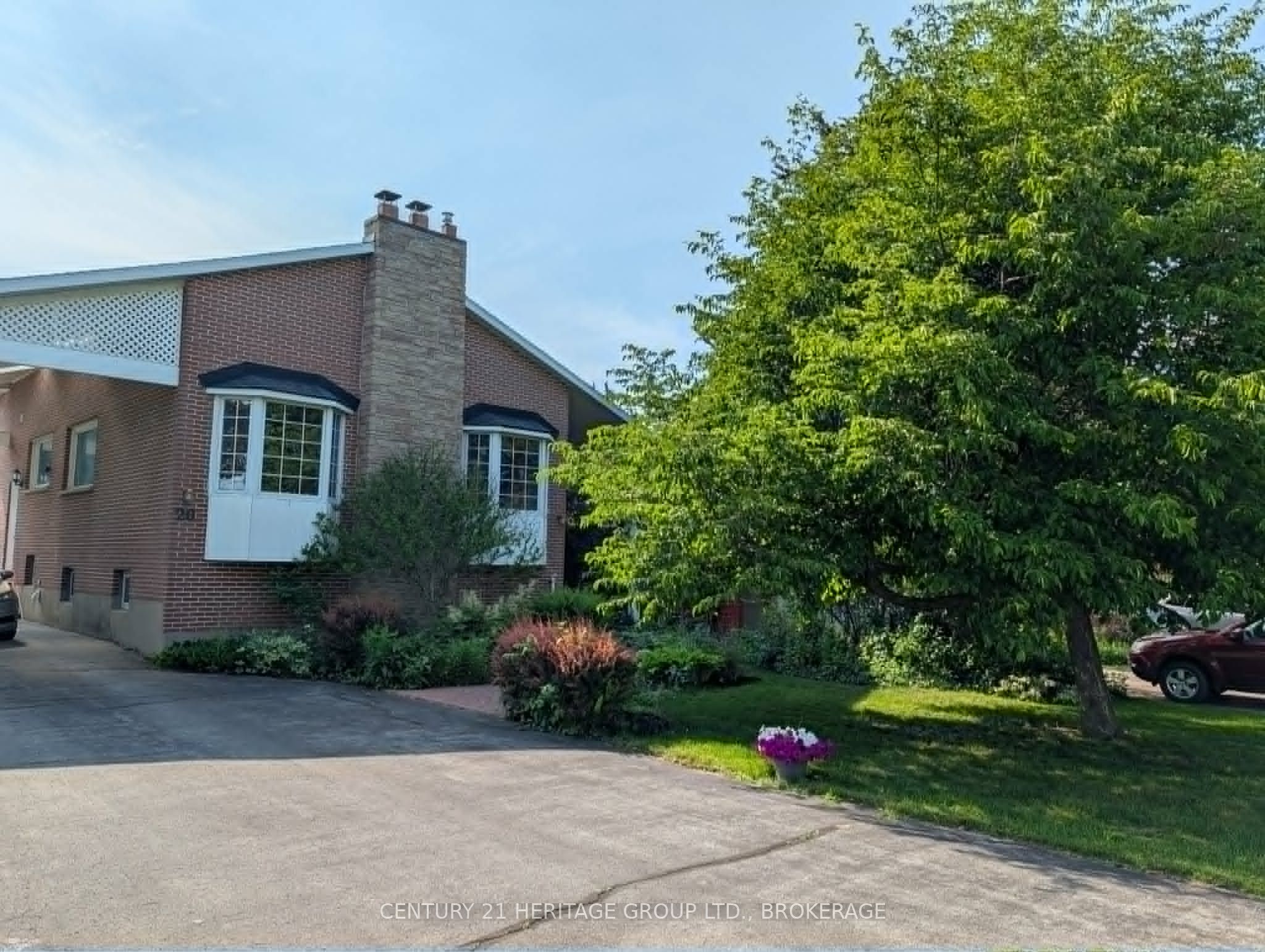 20 Oakridge Avenue, Kingston, ON K7L 4S9 photo 2