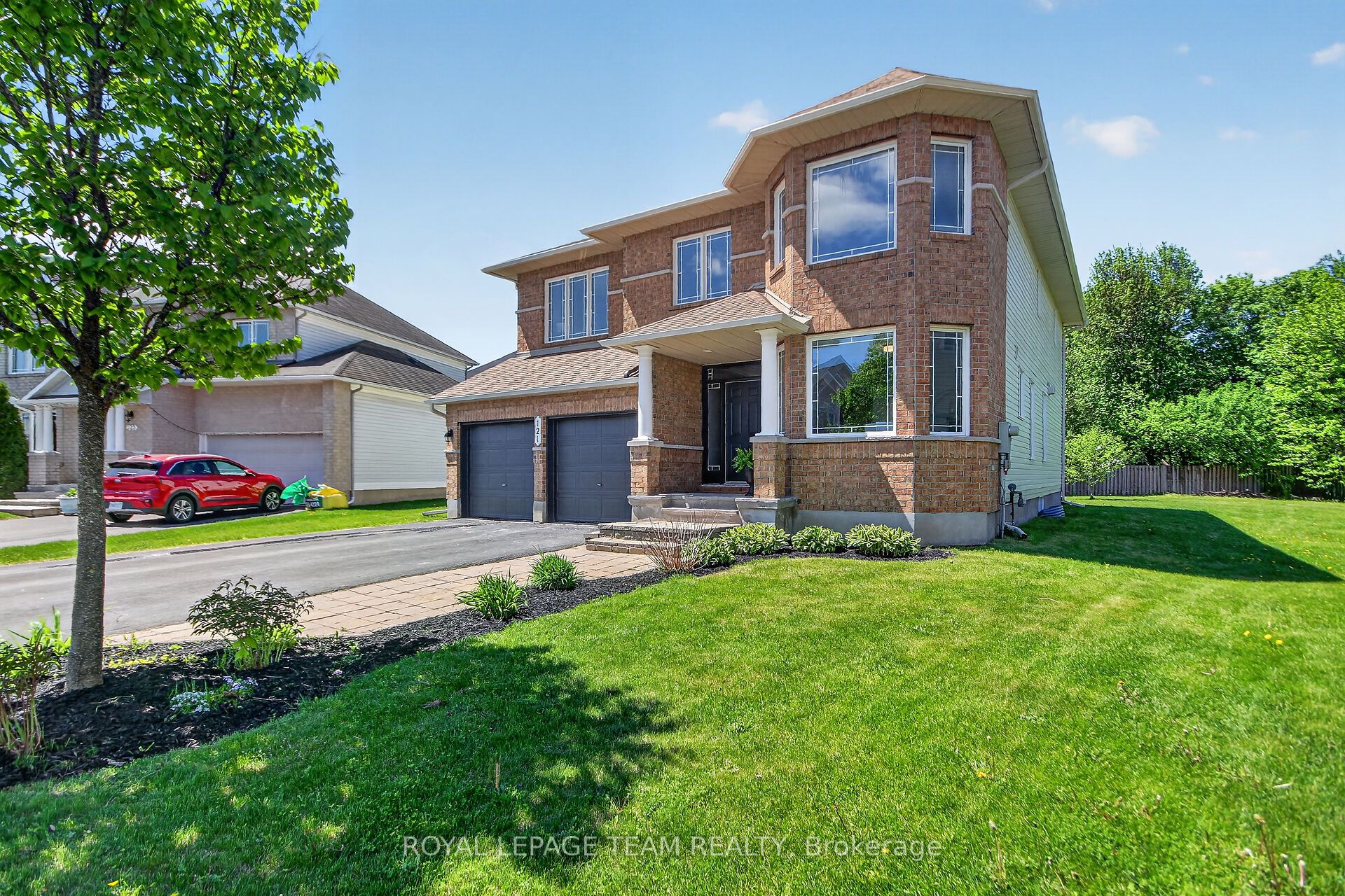 121 Muskego Crescent, Kanata, ON K2W 1H6 photo 2