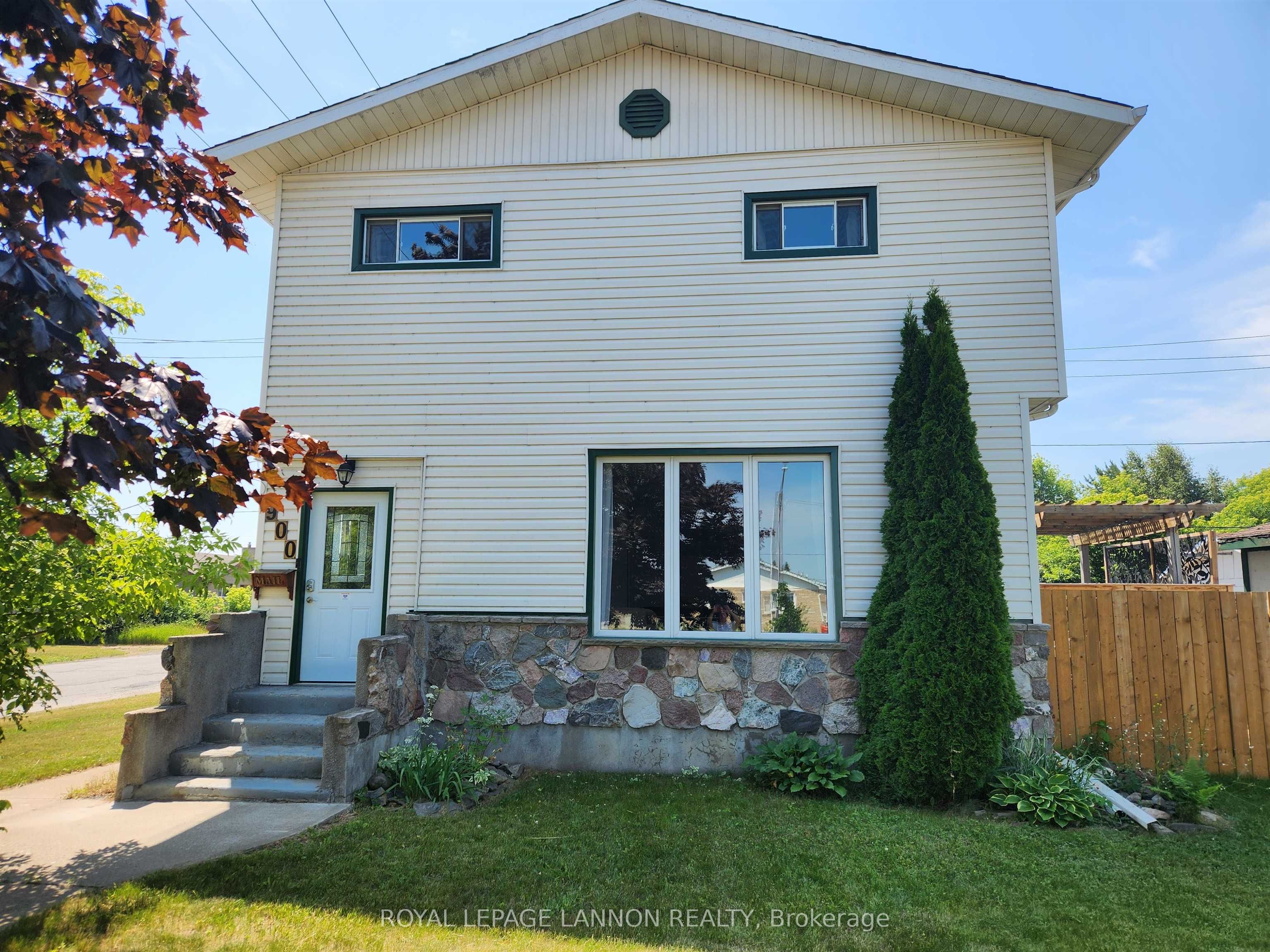 900 Mary Street W, Thunder Bay, ON P7E 4M1