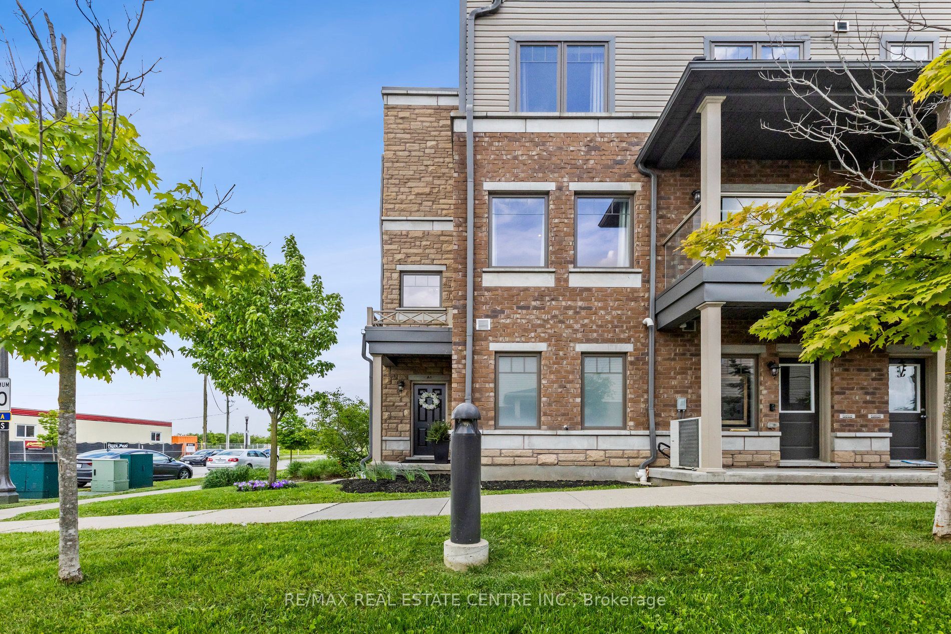 70 Willowrun Drive E A1, Kitchener, ON N2A 0J3 photo 2