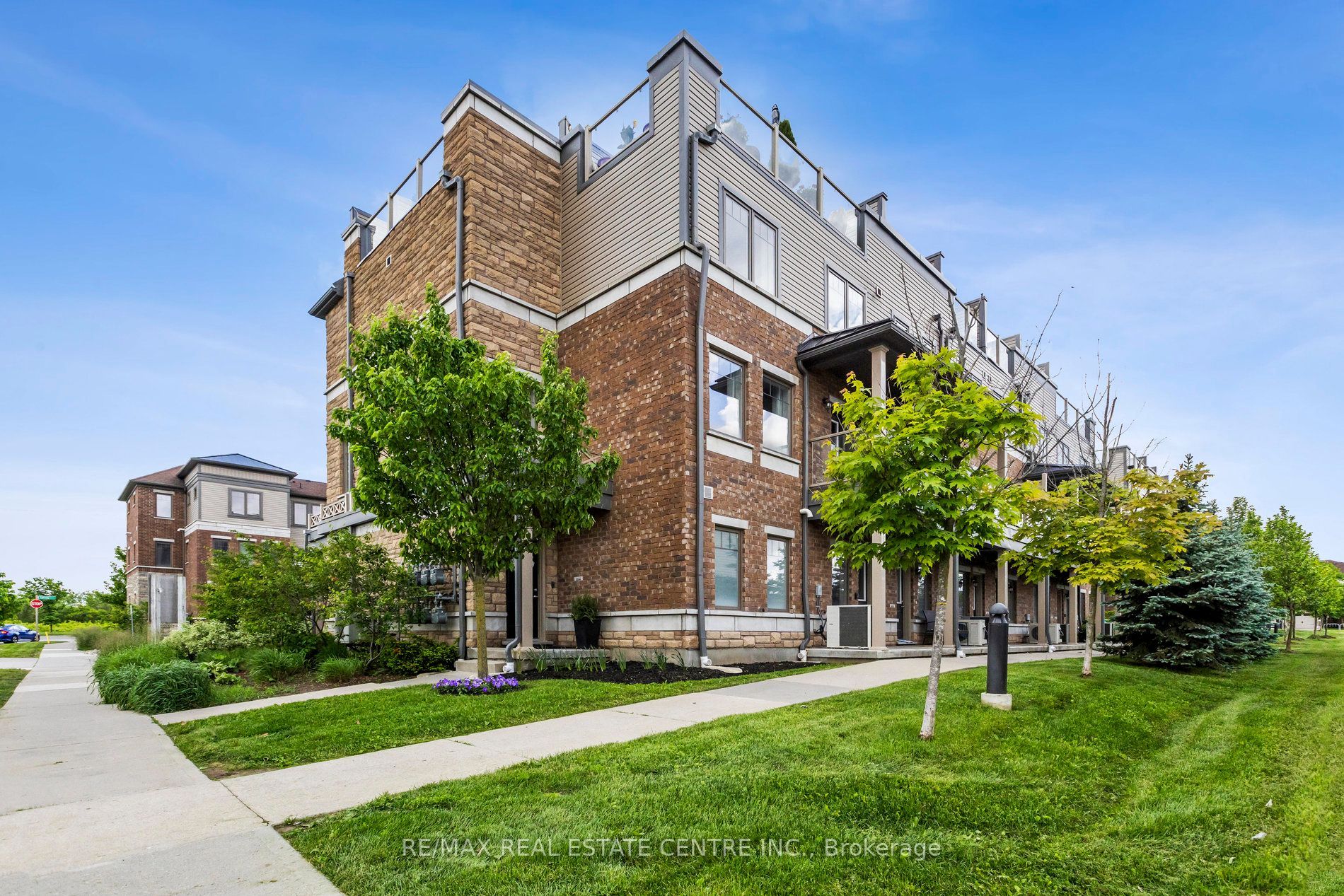70 Willowrun Drive E A1, Kitchener, ON N2A 0J3 photo 3