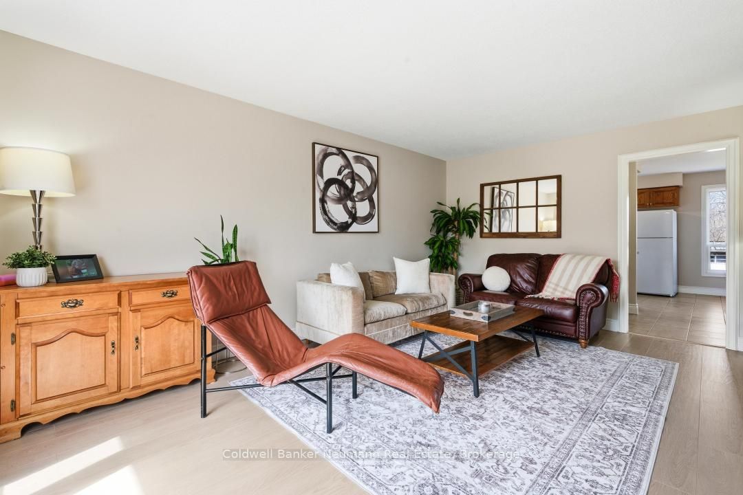 28 Chartwell Crescent, Guelph, ON N1G 2T7