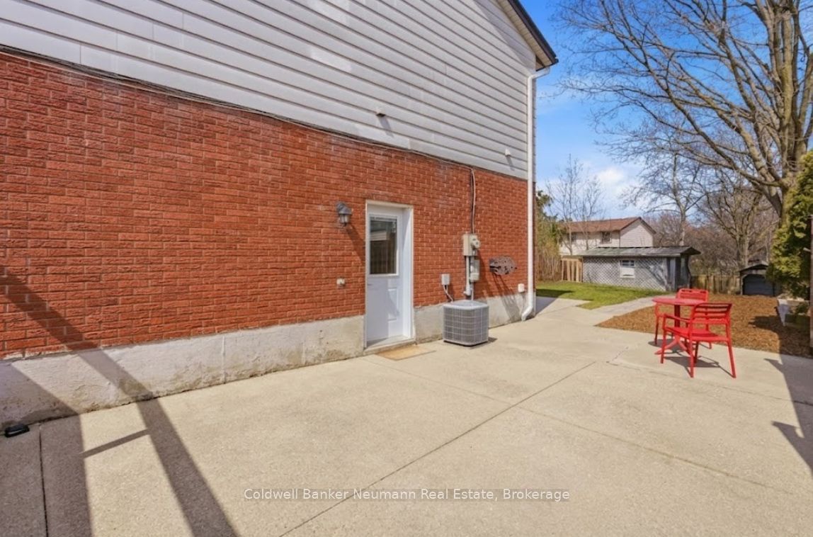 28 Chartwell Crescent, Guelph, ON N1G 2T7 photo 3