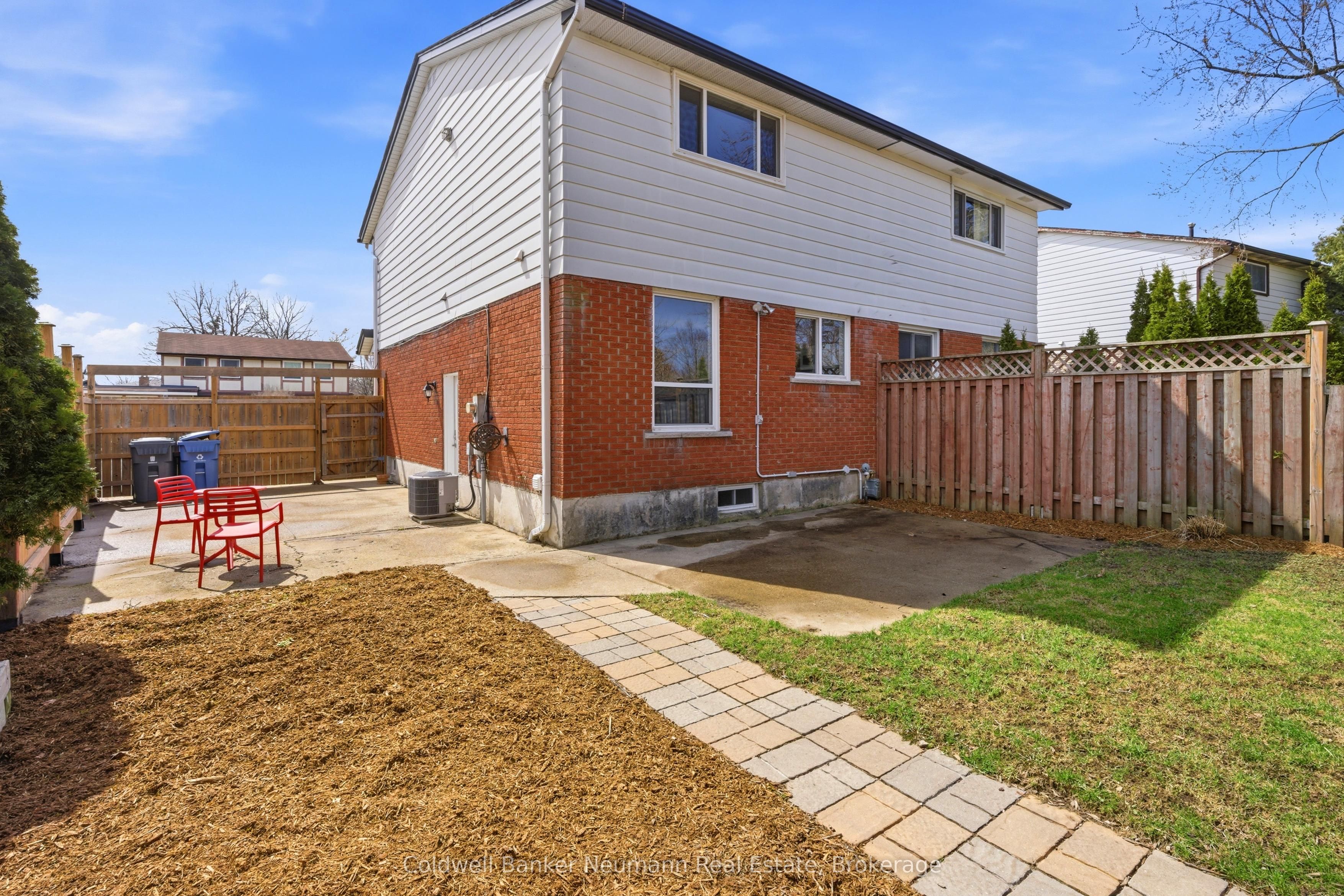 28 Chartwell Crescent, Guelph, ON N1G 2T7 photo 4
