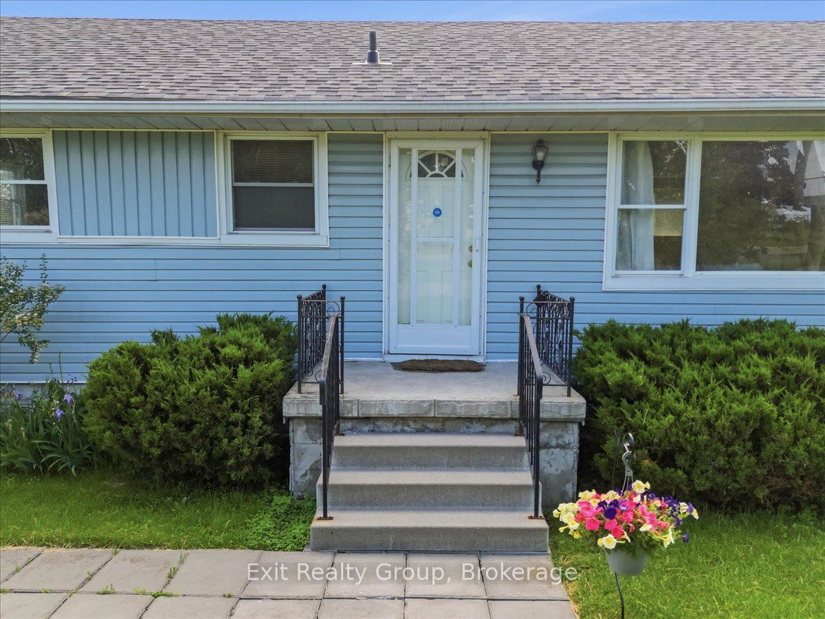 109 Aikins Road, Quinte West, ON K8N 4Z2 photo 3
