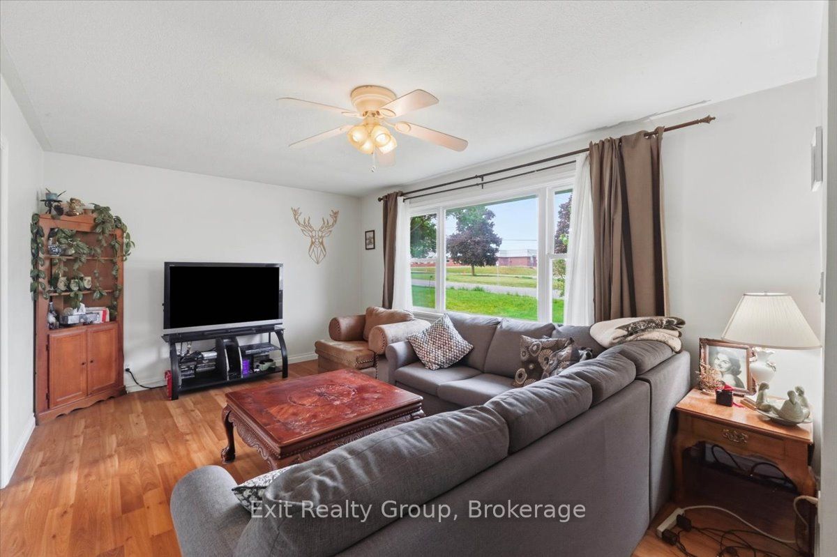 109 Aikins Road, Quinte West, ON K8N 4Z2 photo 5