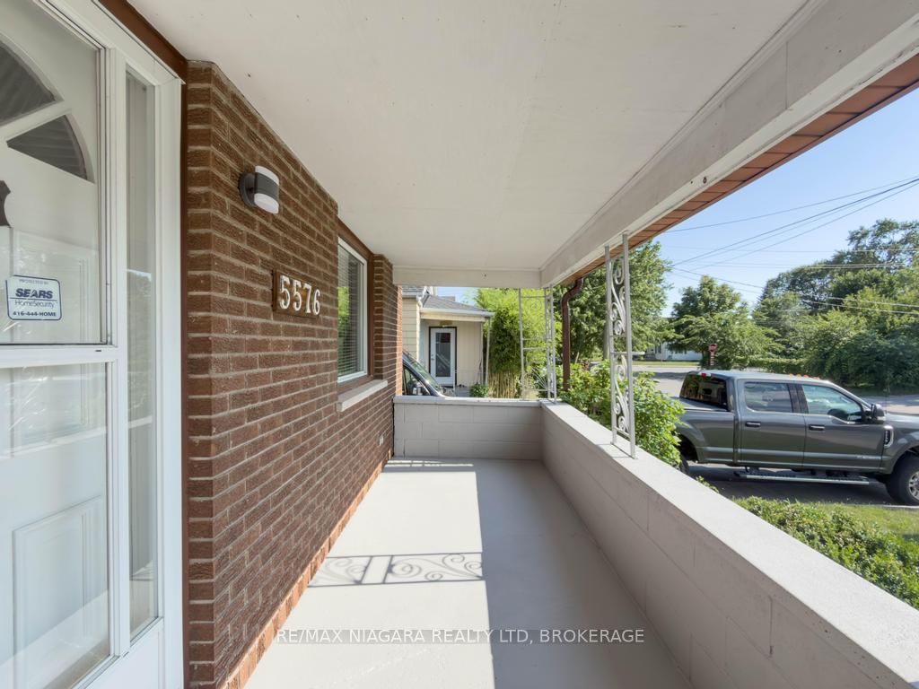 5576 Desson Avenue, Niagara Falls, ON L2G 3T1 photo 3