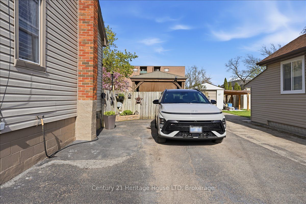 18 Northhaven Road, Welland, ON L3C 1X1 photo 4