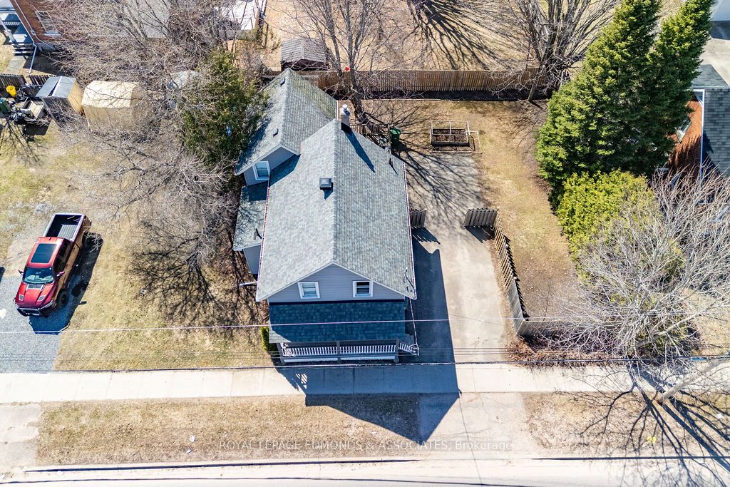 430 Mary Street, Pembroke, ON K8A 5W7 photo 4