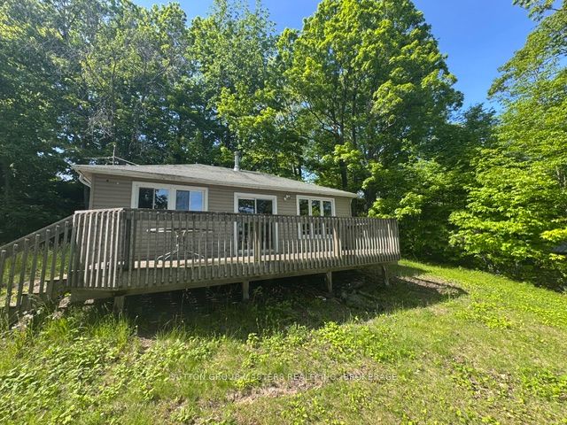 2458 Howe Island Drive, Frontenac Islands, ON K7G 2V6