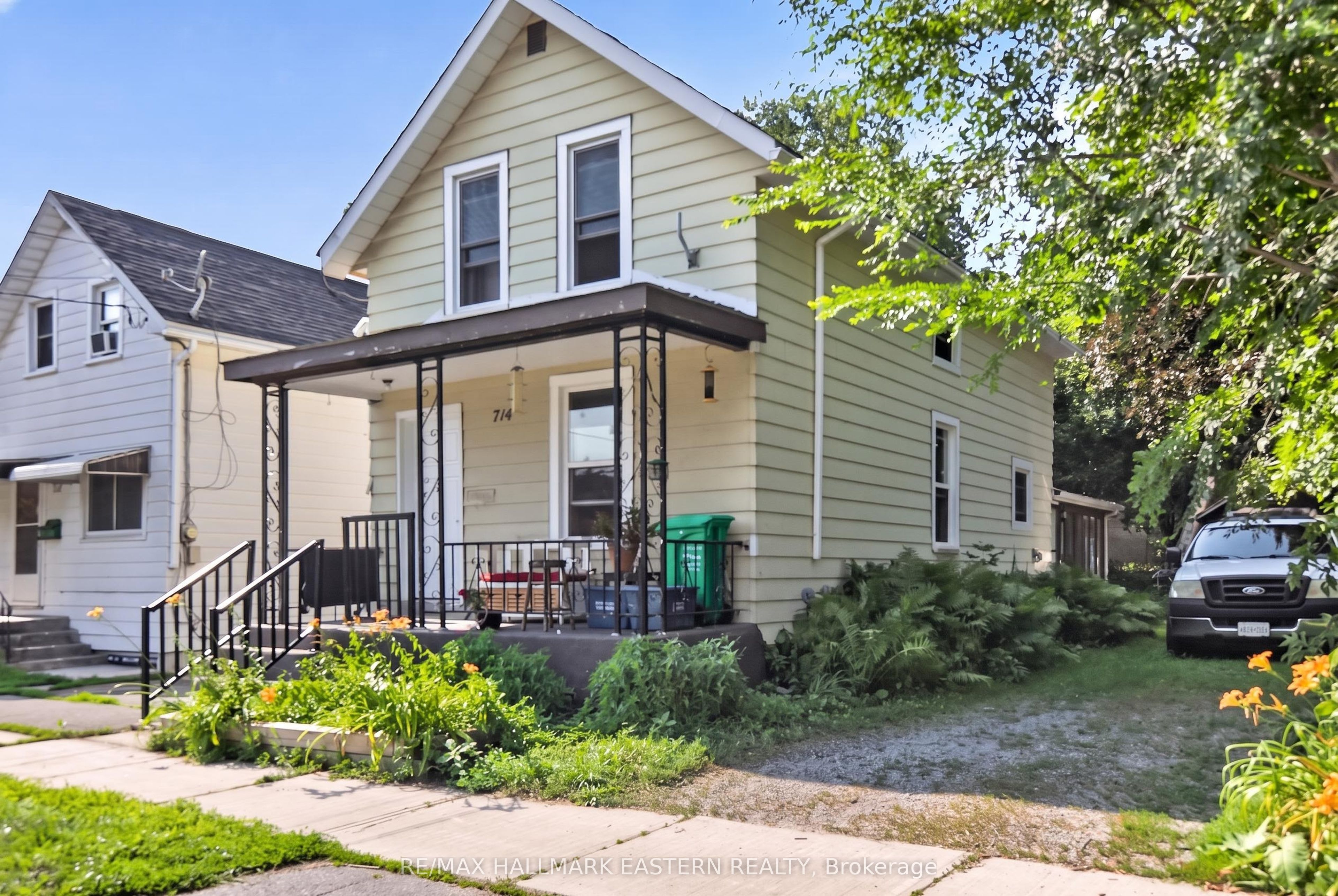 714 Chamberlain Street, Peterborough, ON K9J 4M3 photo 3