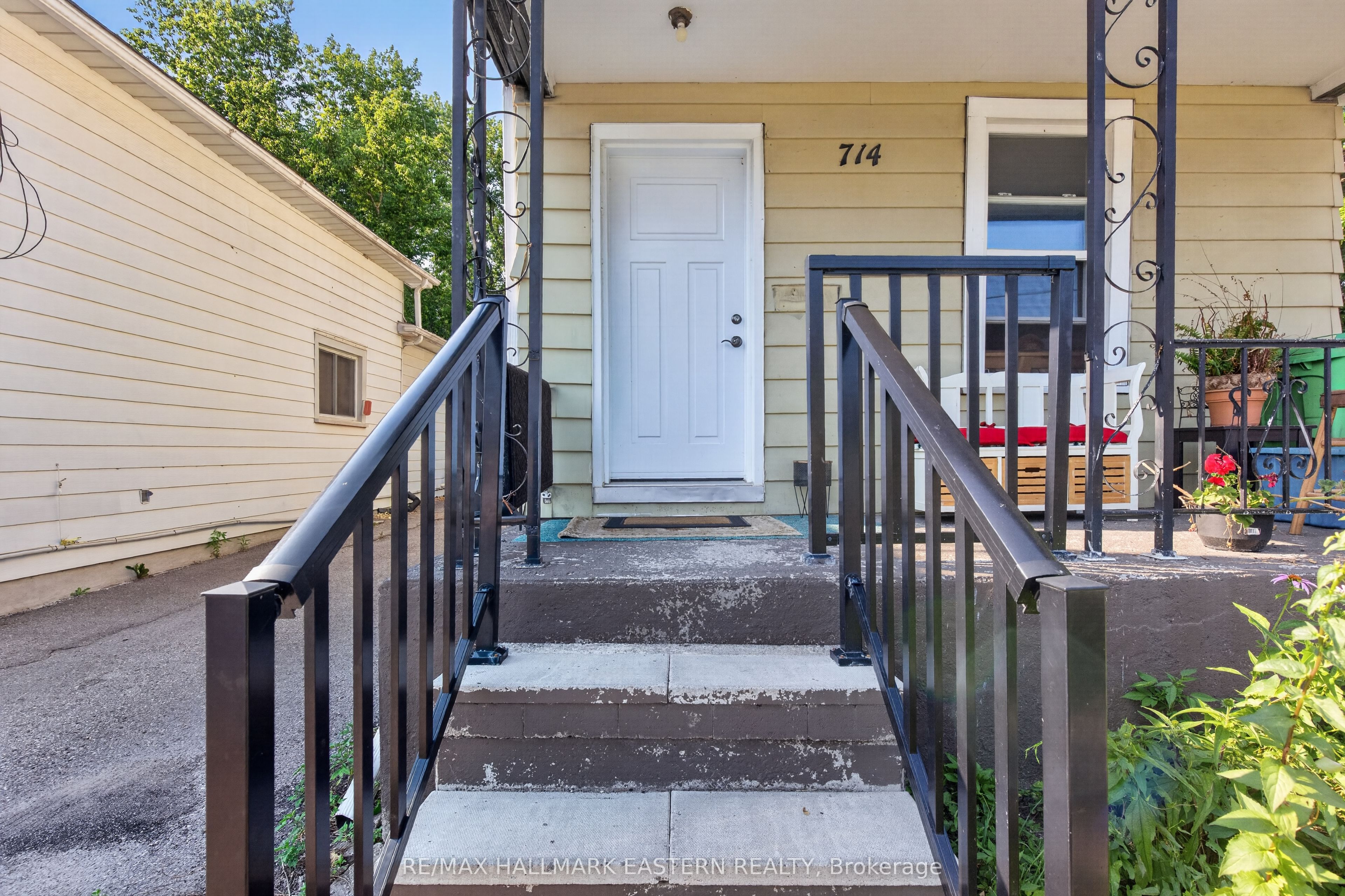 714 Chamberlain Street, Peterborough, ON K9J 4M3 photo 5