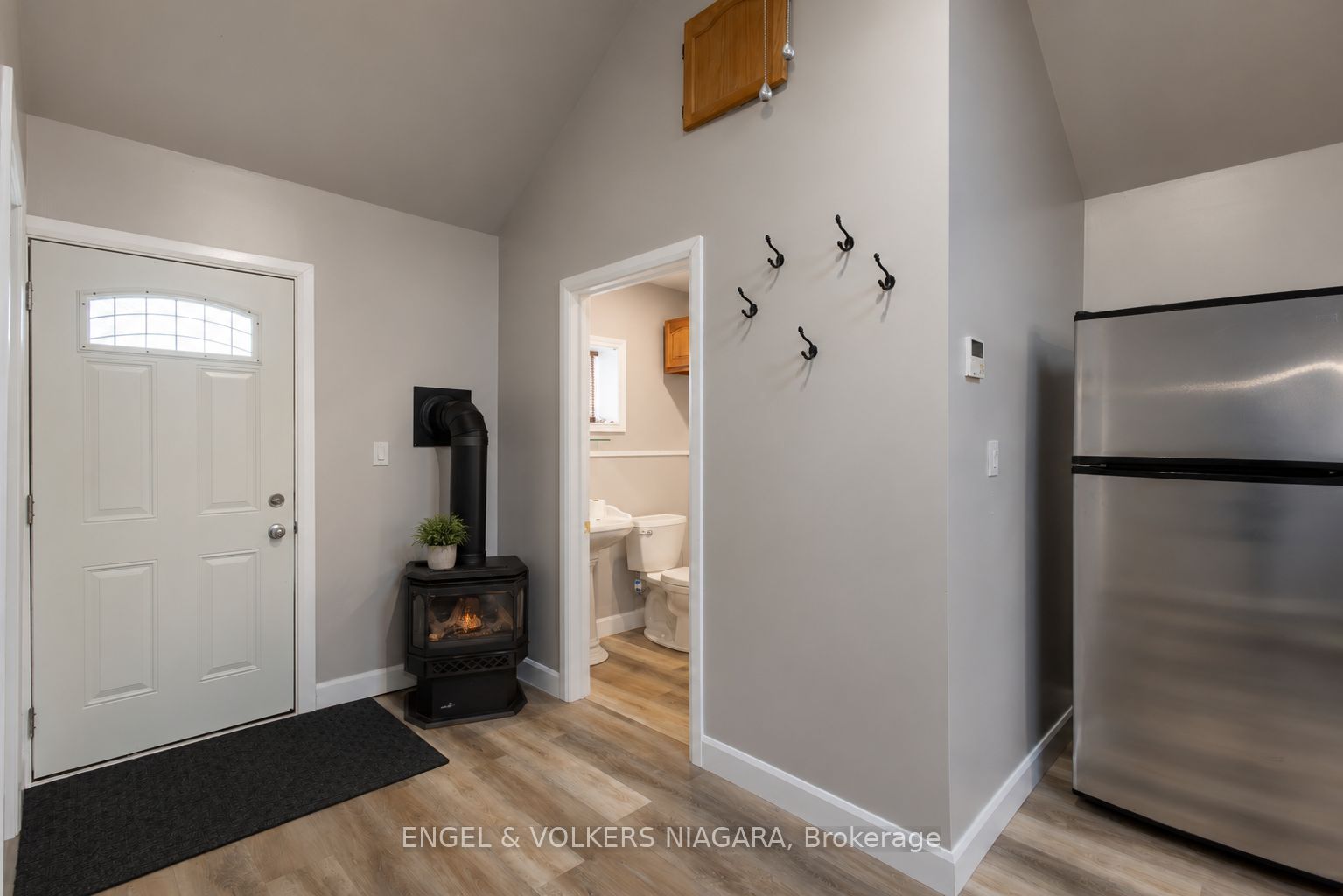 3786 St James Avenue, Niagara Falls, ON L2J 2R1 photo 2