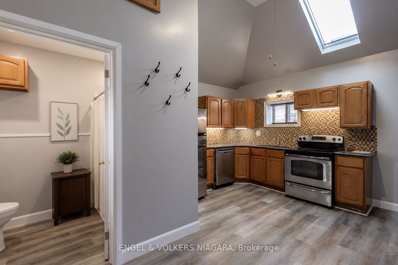 3786 St James Avenue, Niagara Falls, ON L2J 2R1 photo 4