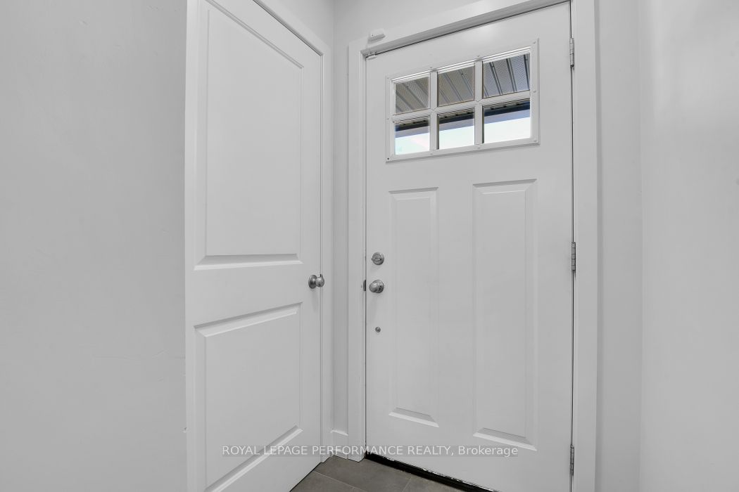 30 WHITCOMB Crescent, Smiths Falls, ON K7A 0C2 photo 3