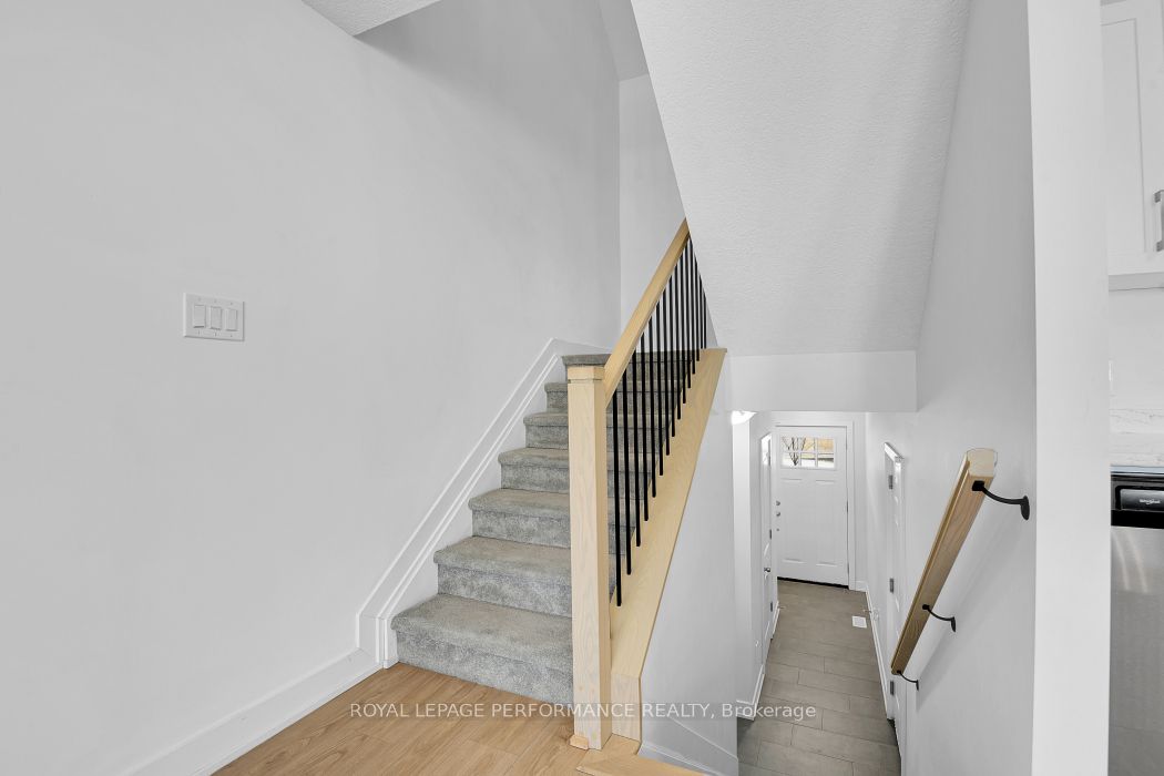30 WHITCOMB Crescent, Smiths Falls, ON K7A 0C2 photo 5