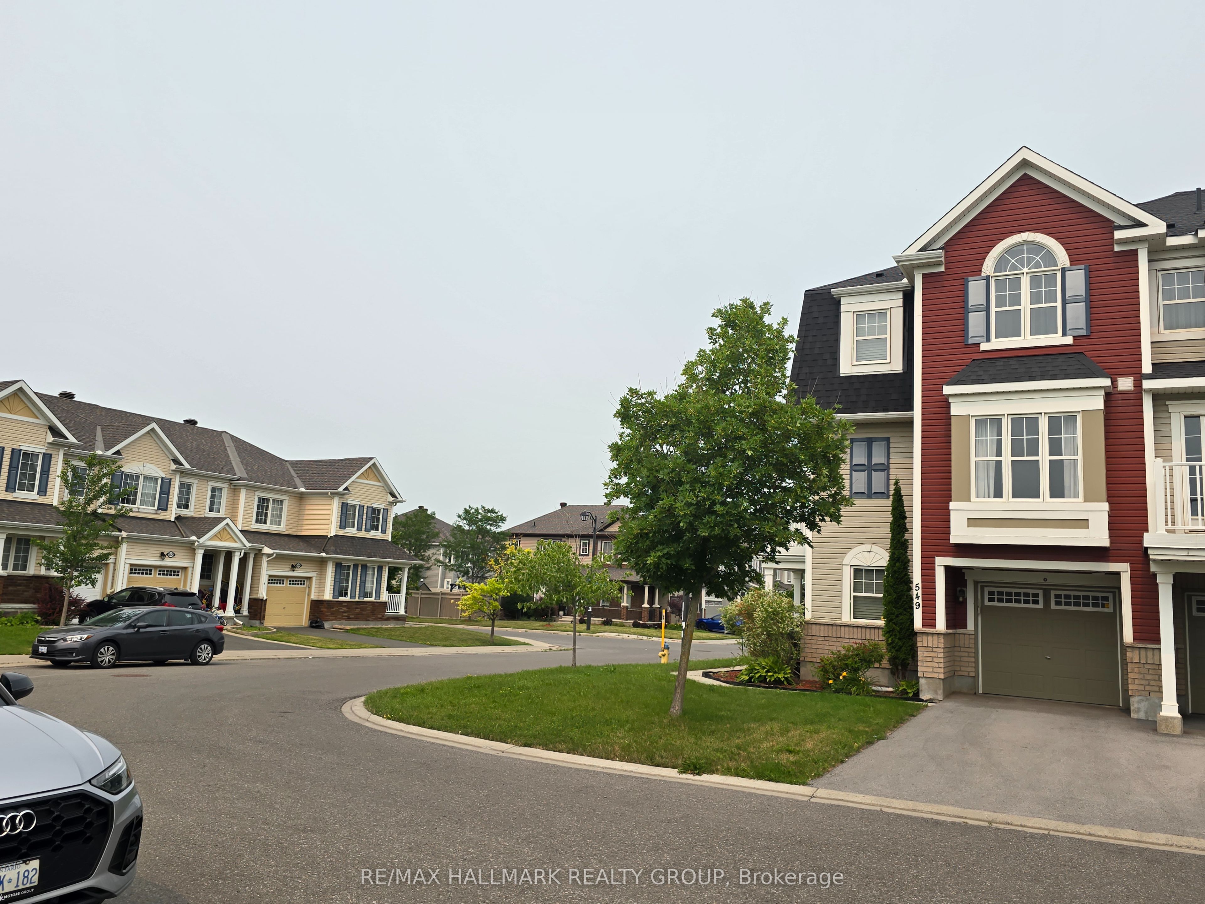 549 Ensatina Crescent, Barrhaven, ON K2J 6H3 photo 3