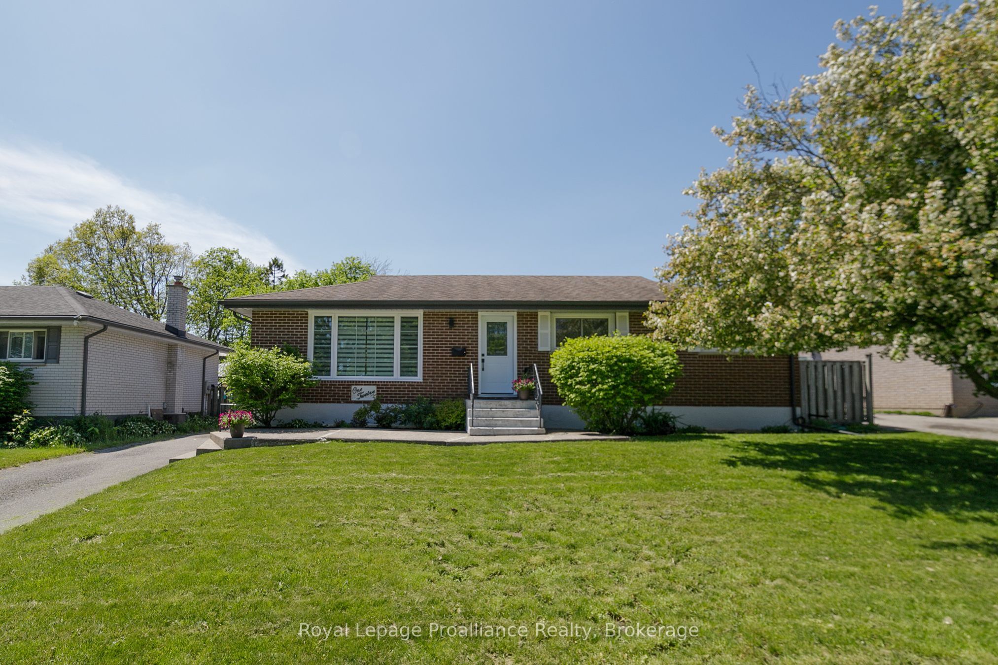 112 Prospect Hill, Quinte West, ON K8V 2V3