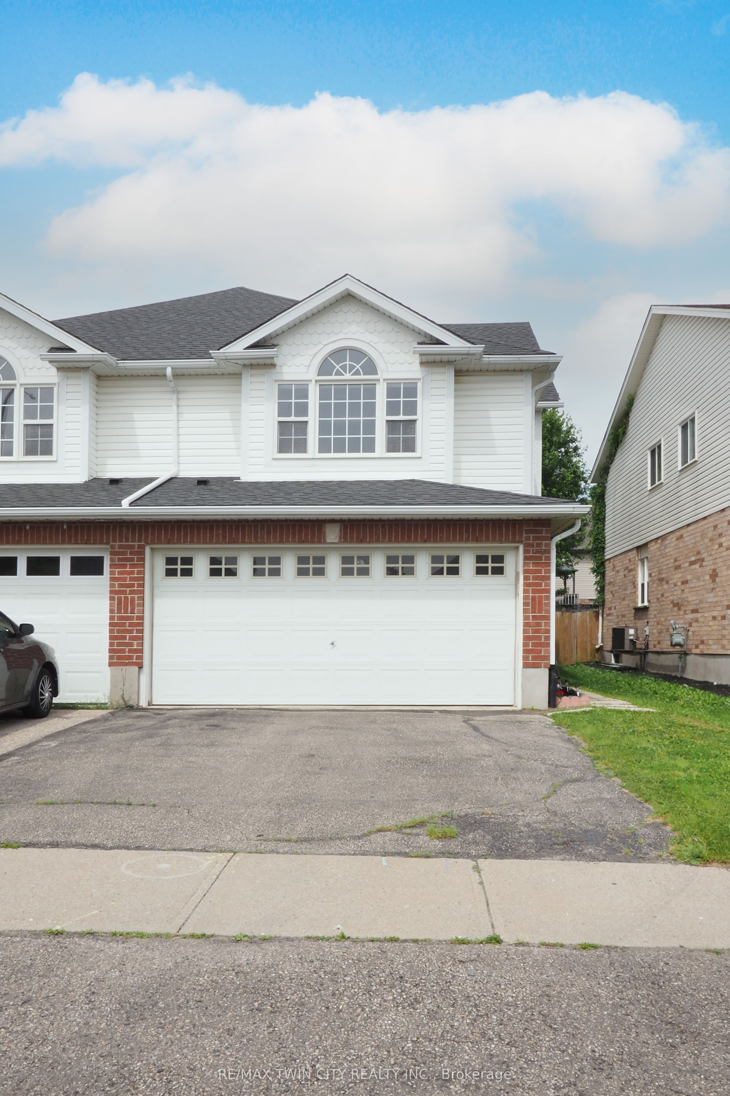 14 Donnenwerth Drive, Waterloo, ON N2E 3X2 photo 2