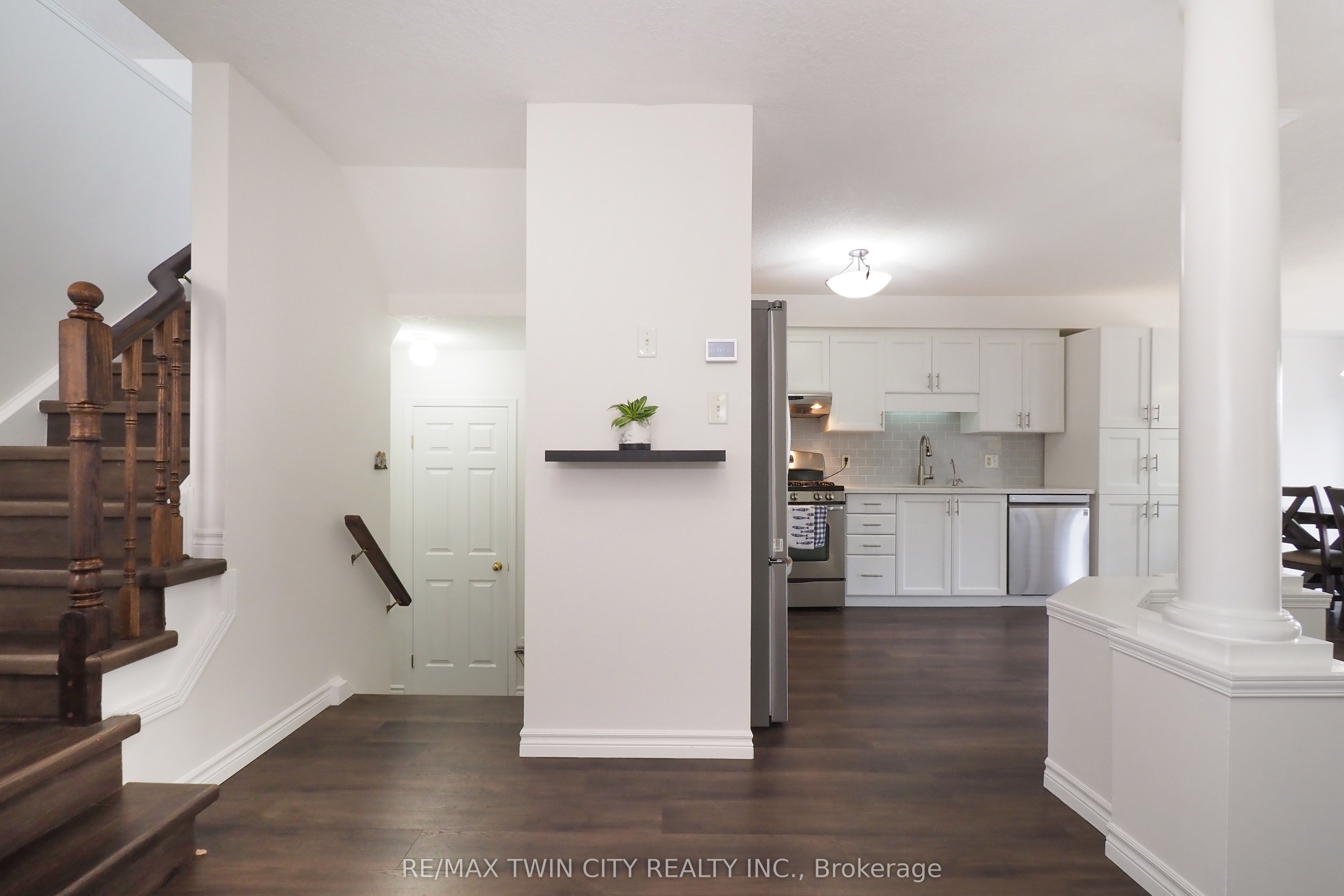 14 Donnenwerth Drive, Waterloo, ON N2E 3X2 photo 5