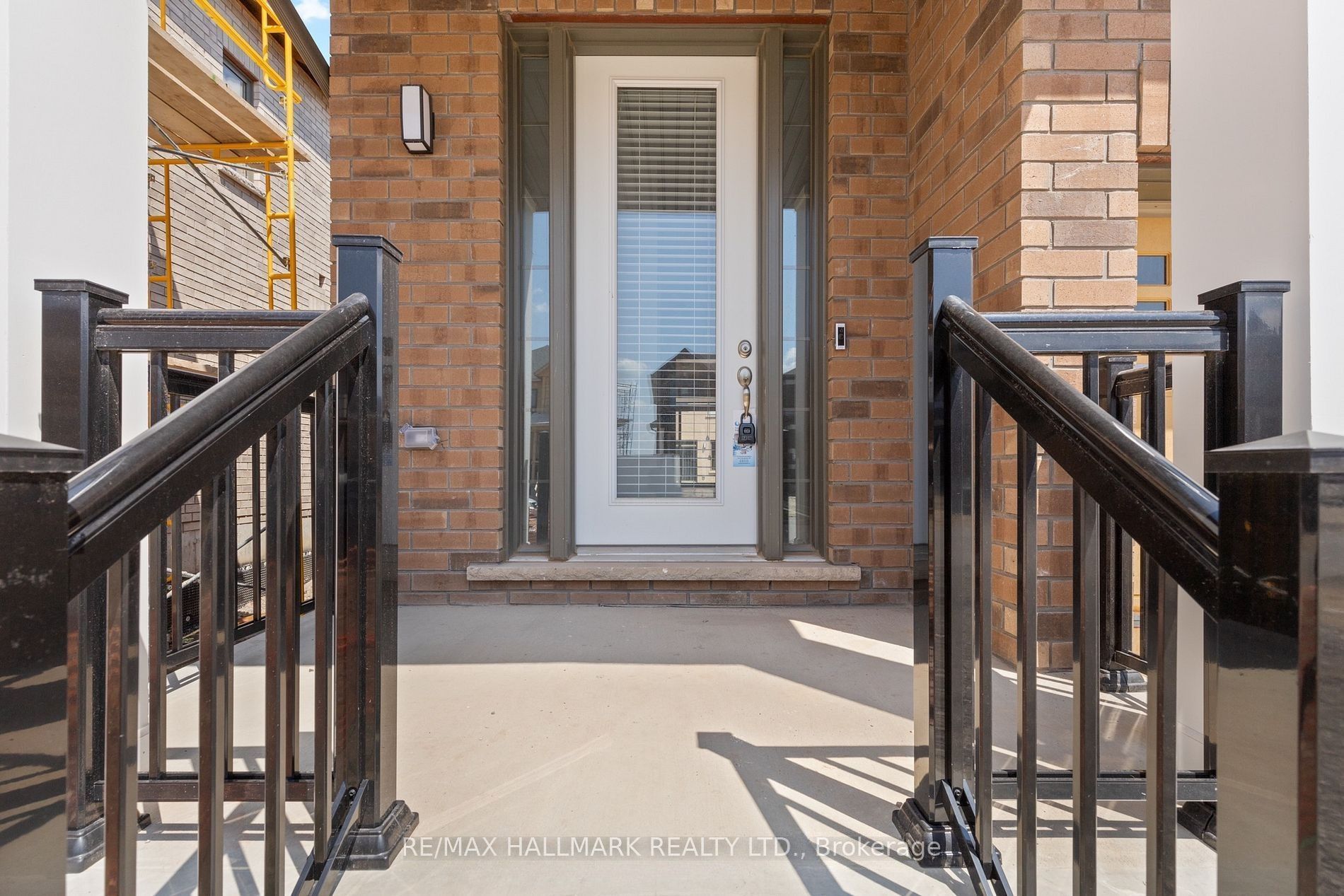 16 Crossmore Crescent, Cambridge, ON N1S 0C7 photo 2