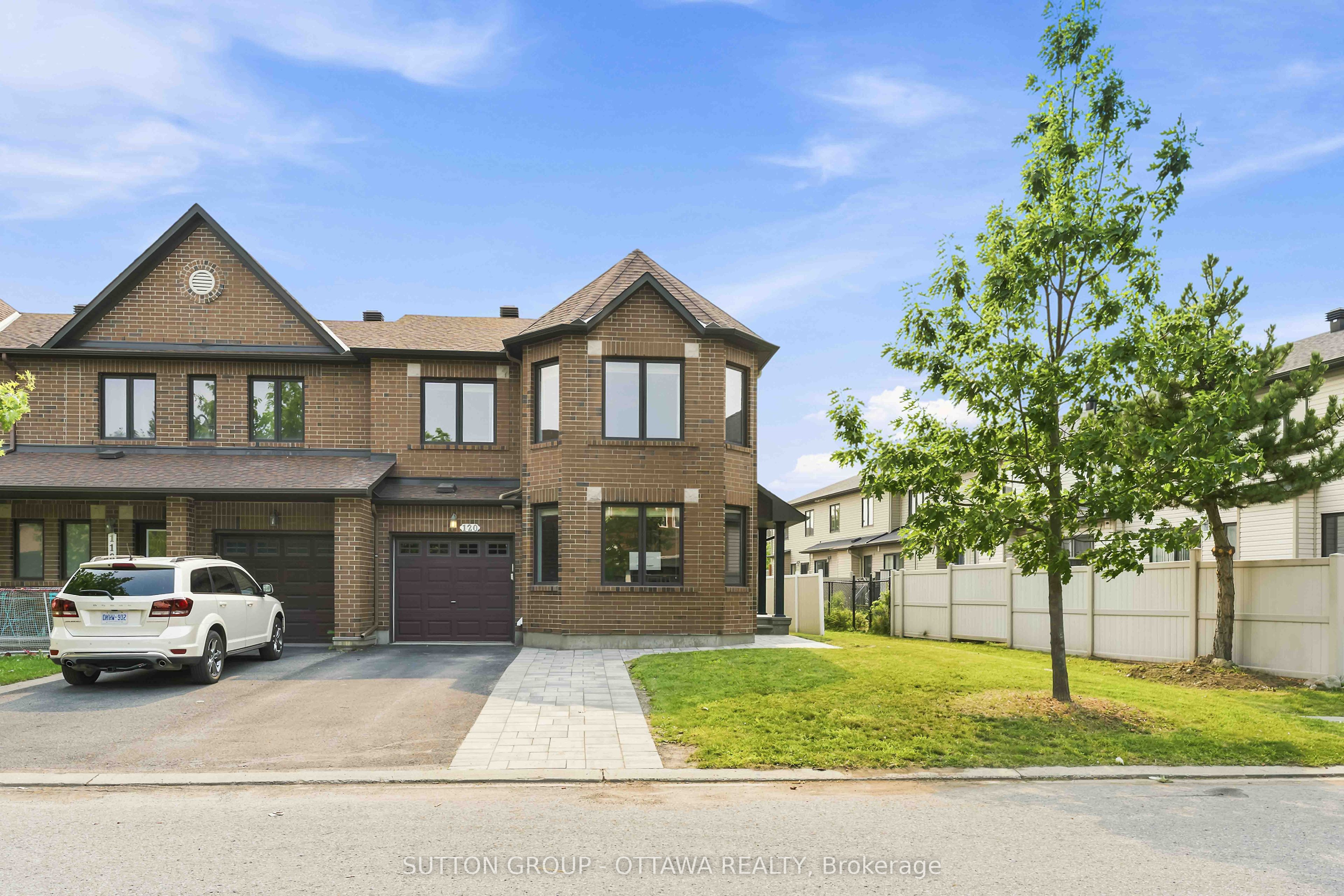 120 Dunforest Terrace, Barrhaven, ON K2J 3V1