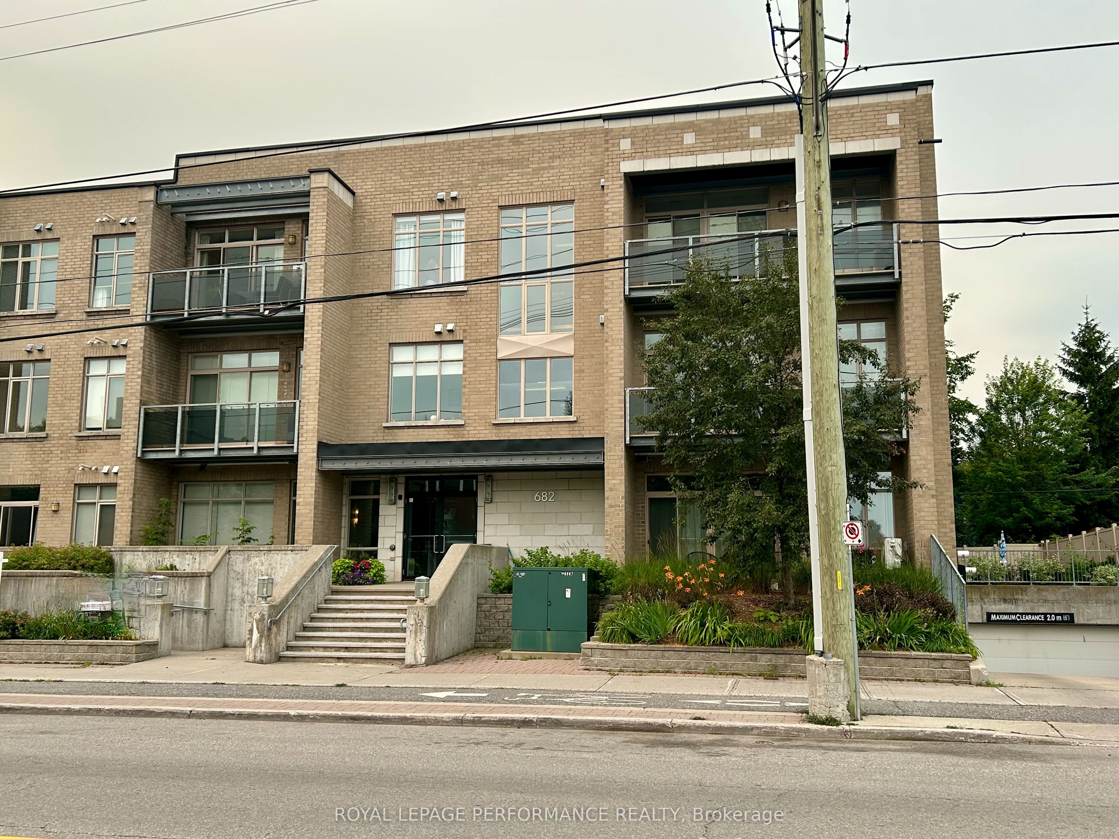 682 Churchill Avenue 201, Carlingwood - Westboro and Area, ON K1Z 5G5
