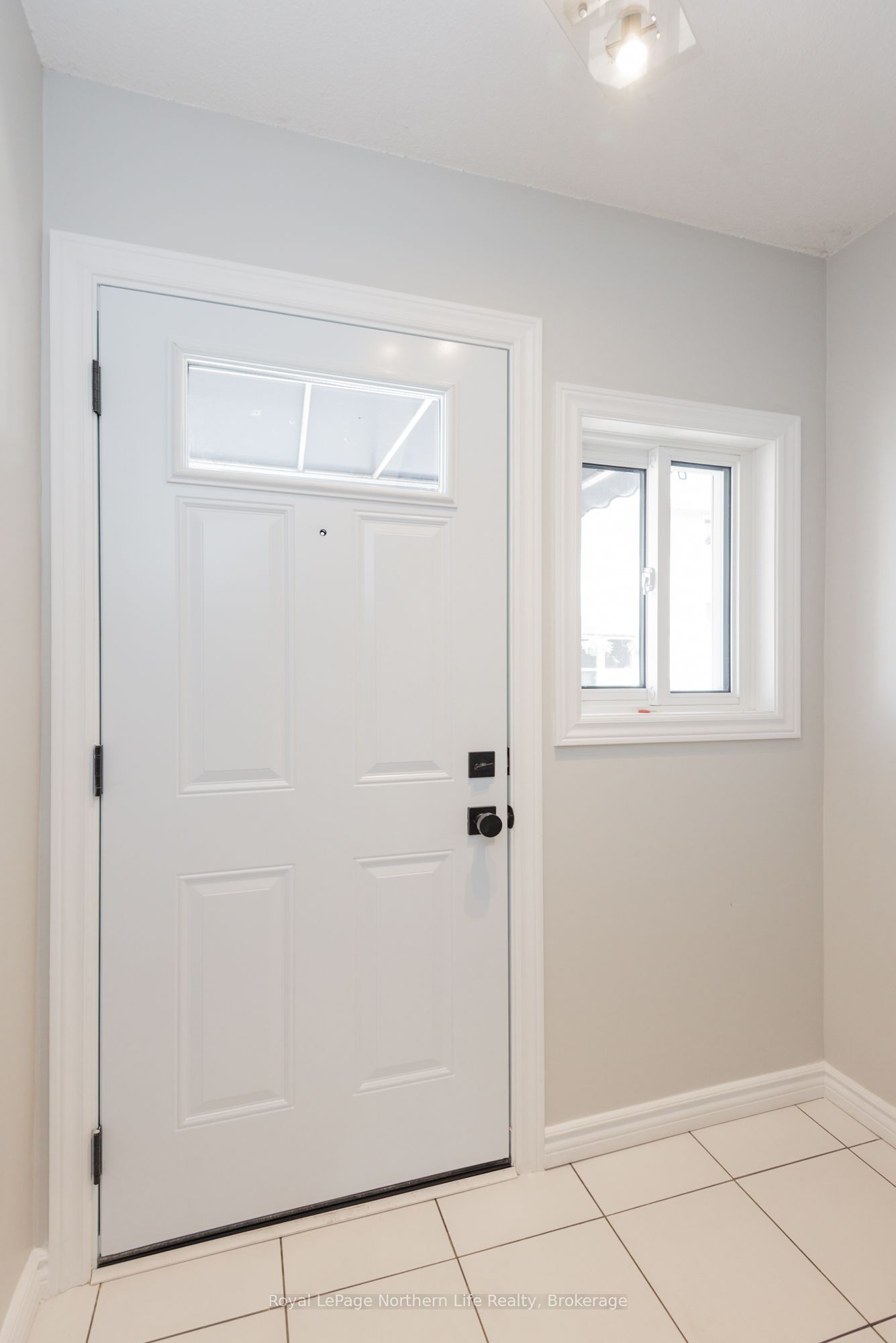 850 Lakeshore Drive 8, North Bay, ON P1A 2G8 photo 4