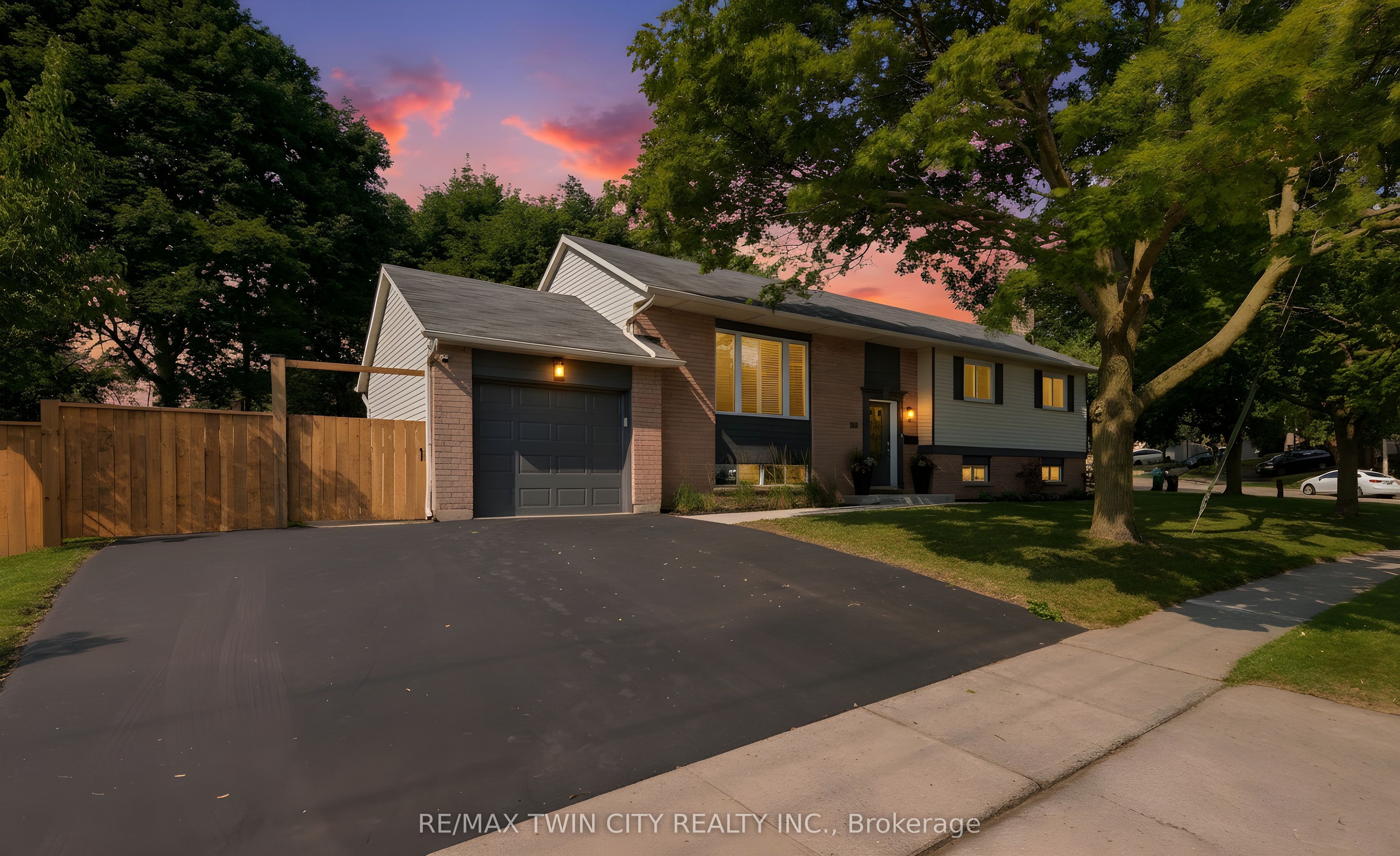 383 Grand Ridge Drive, Cambridge, ON N1S 4A8