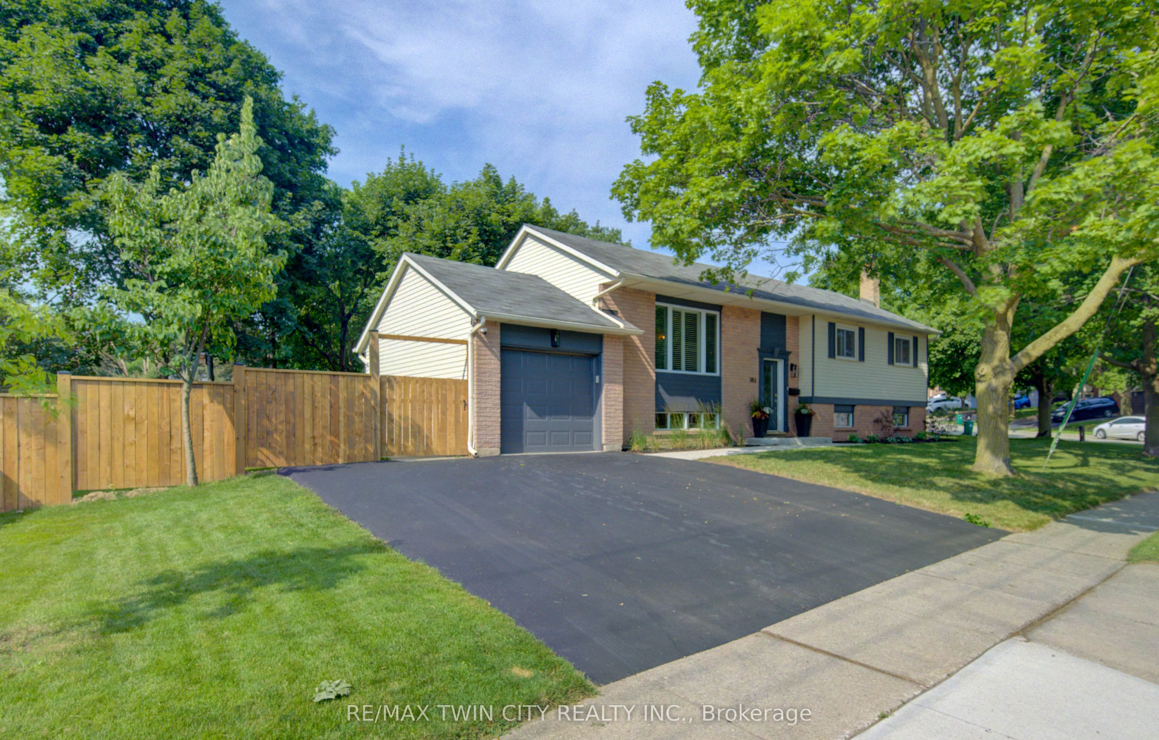 383 Grand Ridge Drive, Cambridge, ON N1S 4A8 photo 2