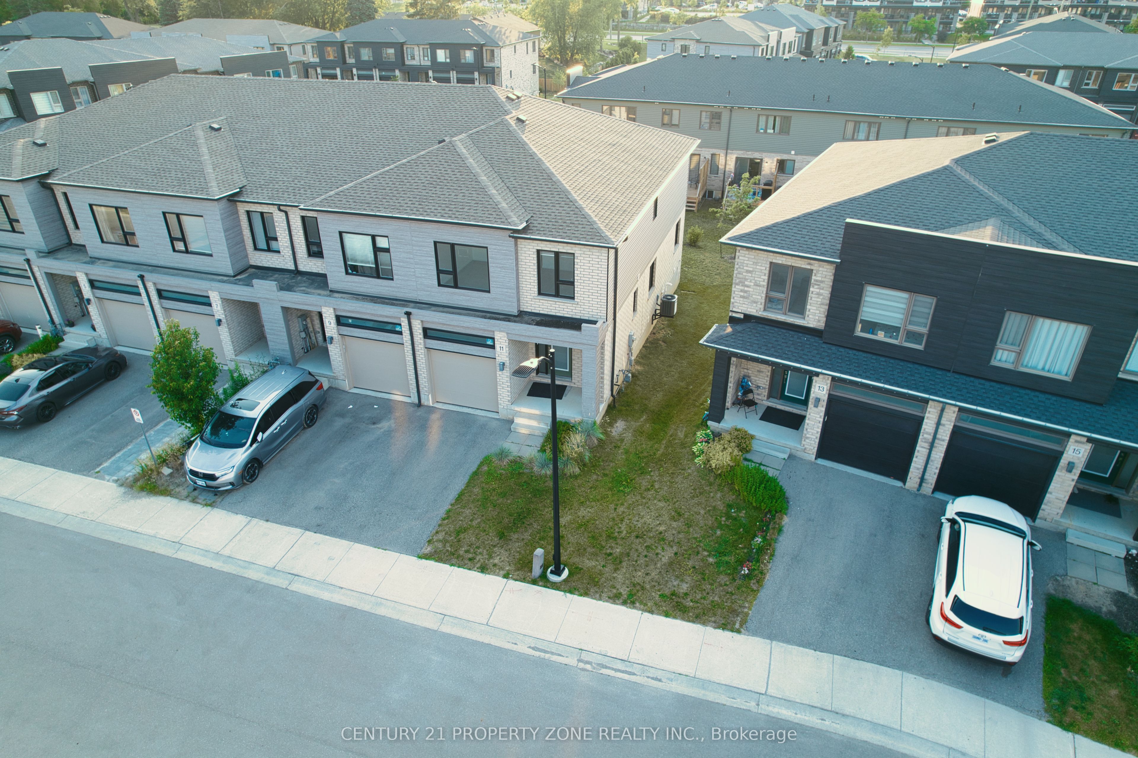 11 Shedrow Place, Kitchener, ON N2R 0R8