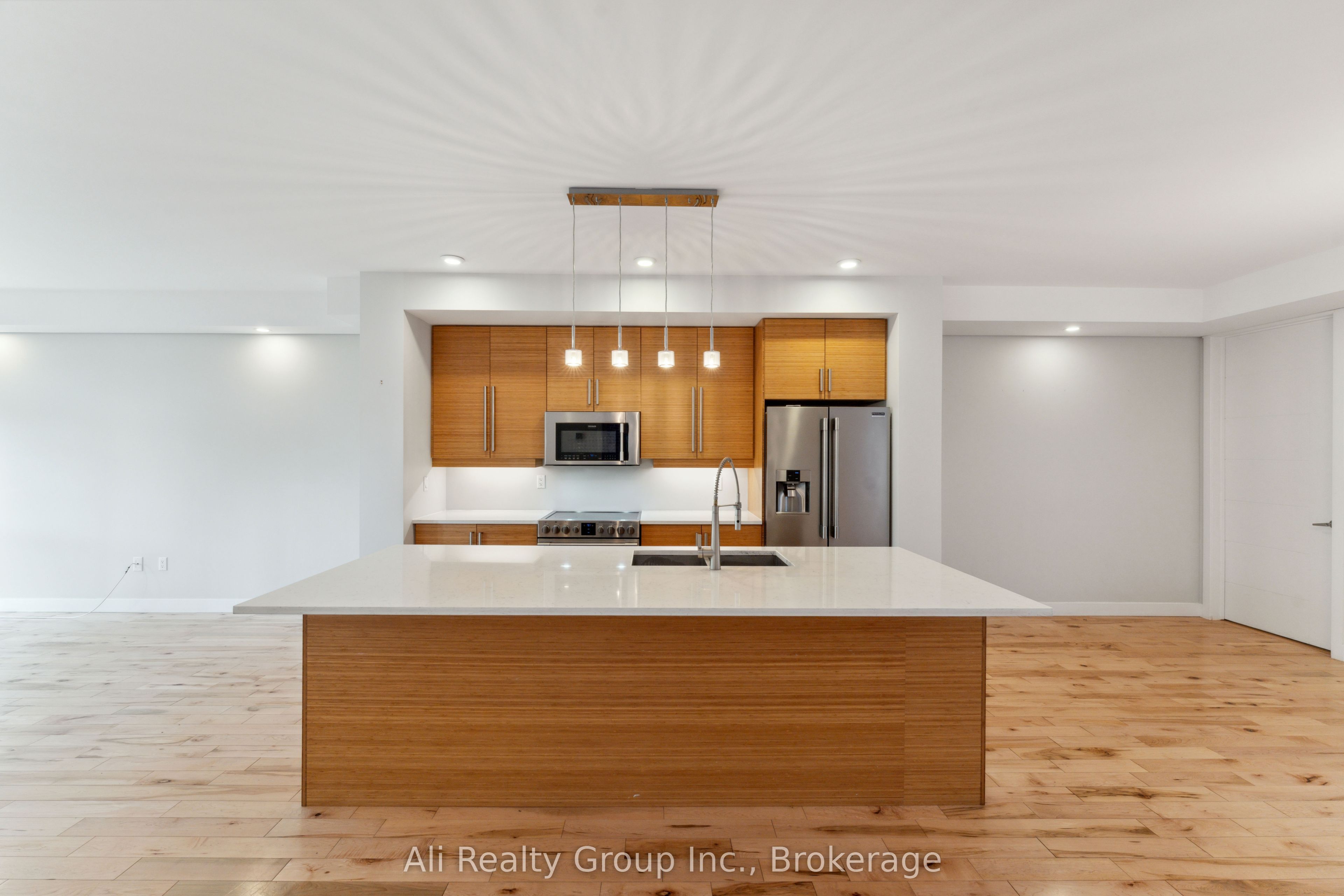 36 Ontario Street, Overbrook - Castleheights and Area, ON K1K 1L1 photo 4
