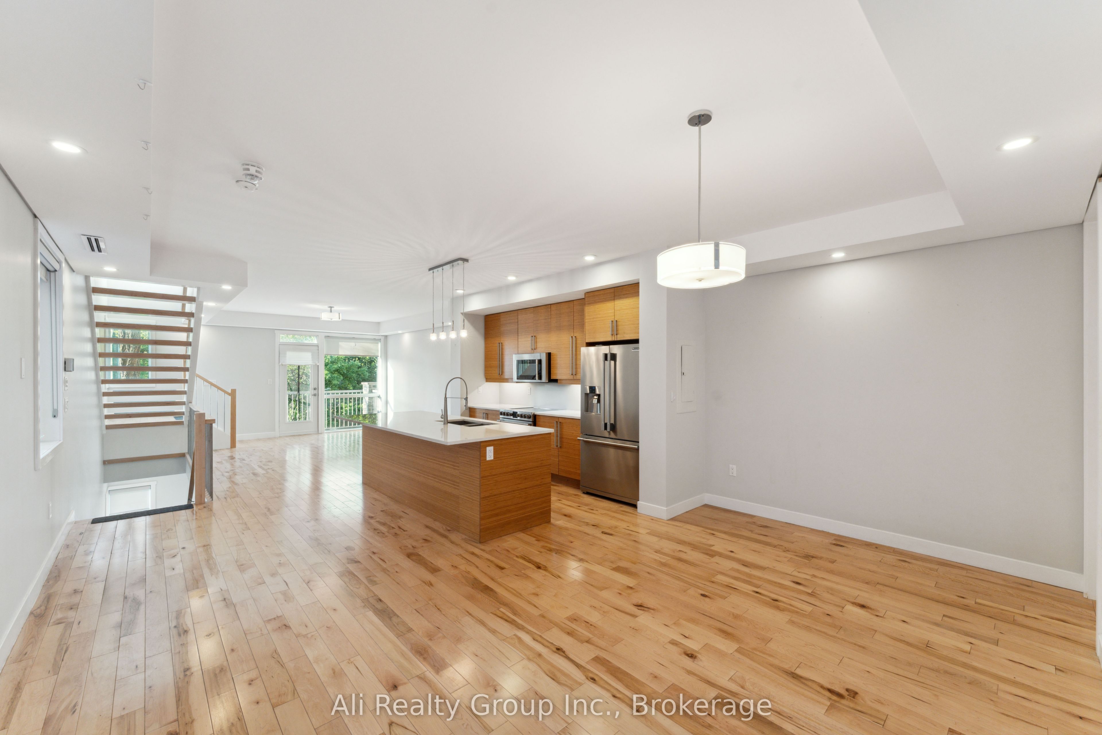 36 Ontario Street, Overbrook - Castleheights and Area, ON K1K 1L1 photo 5