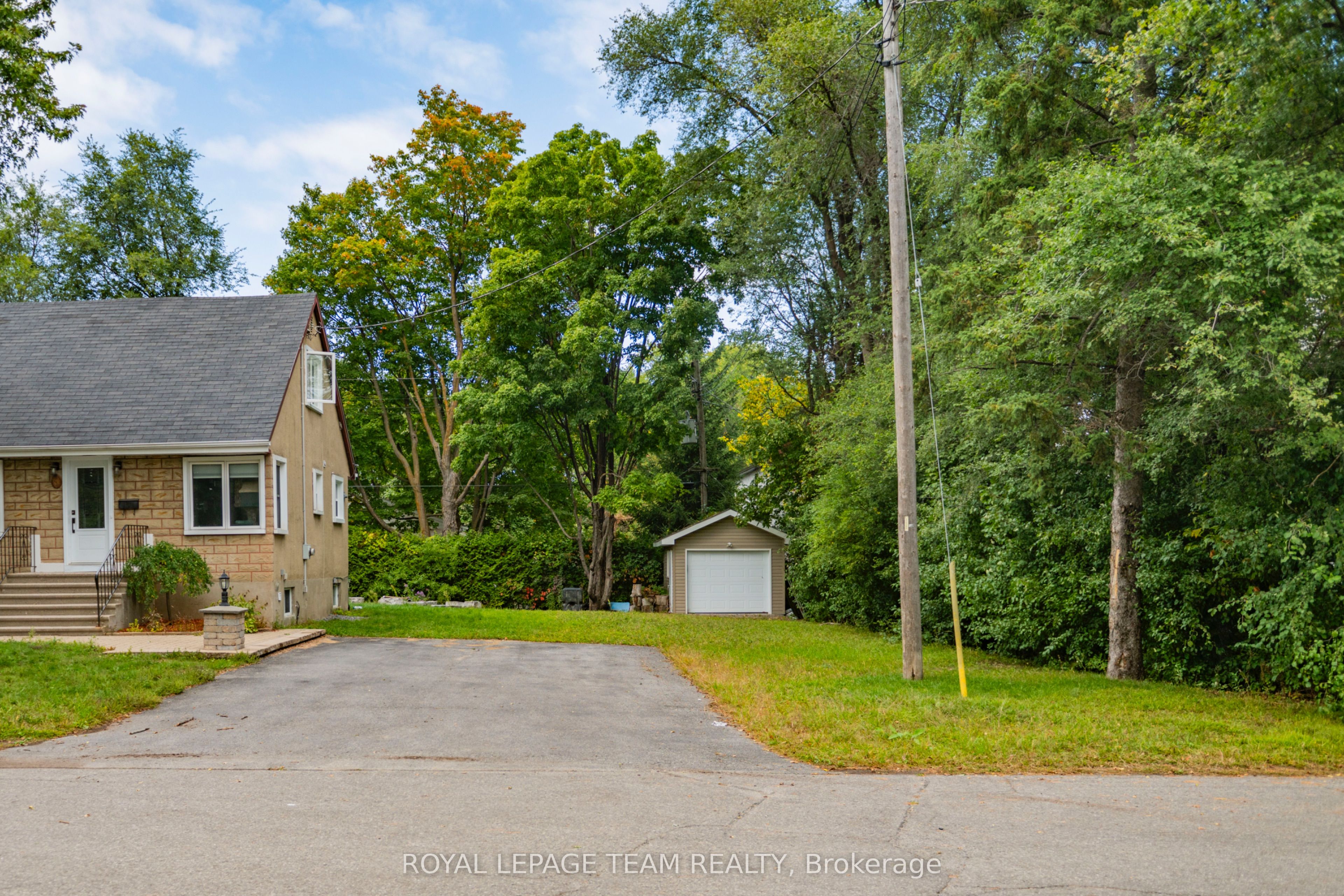 7 Tower Road, Meadowlands - Crestview and Area, ON K2G 2E2 photo 2
