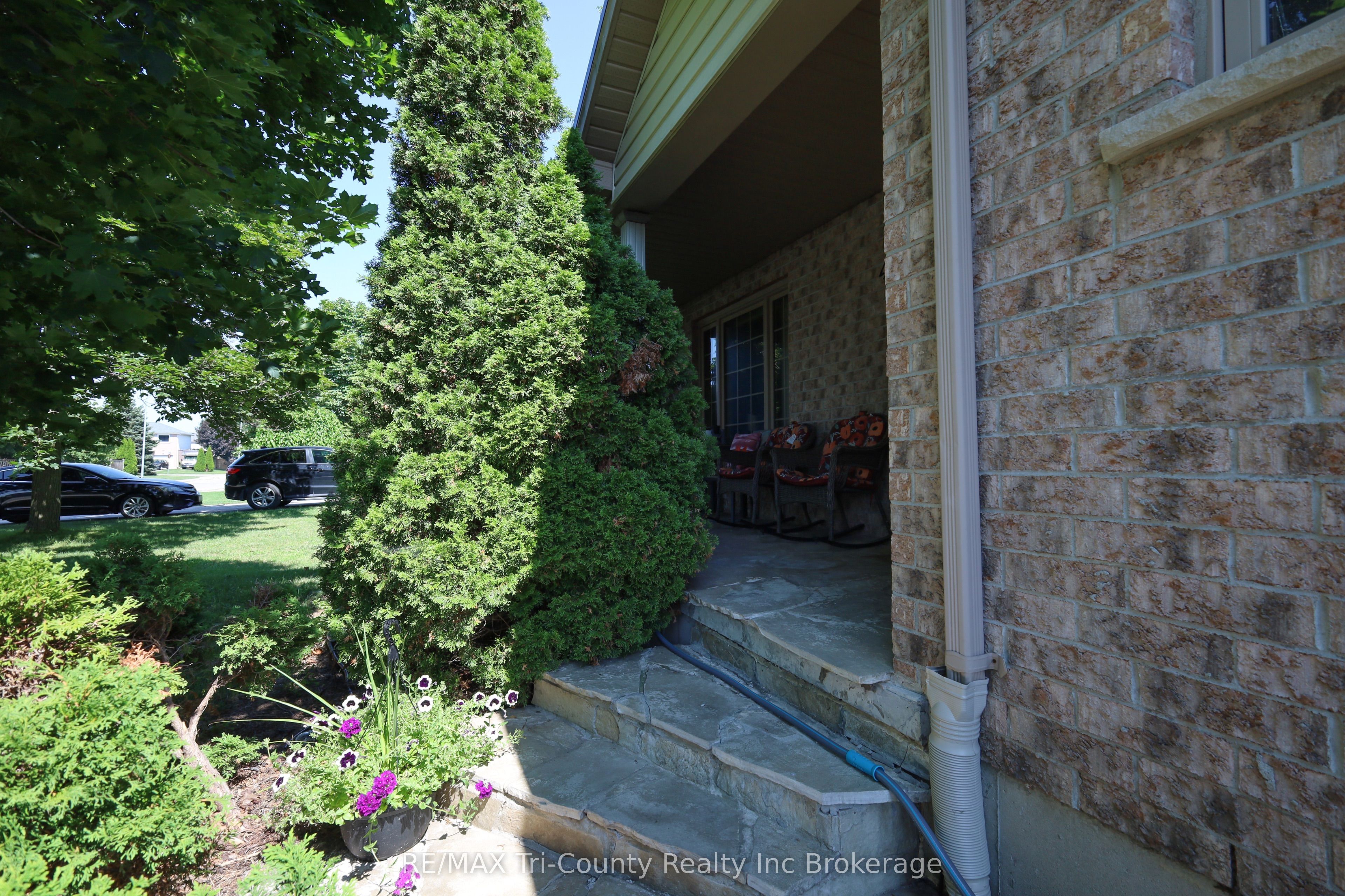 43 Trillium Drive, Tillsonburg, ON N4G 5S8 photo 3