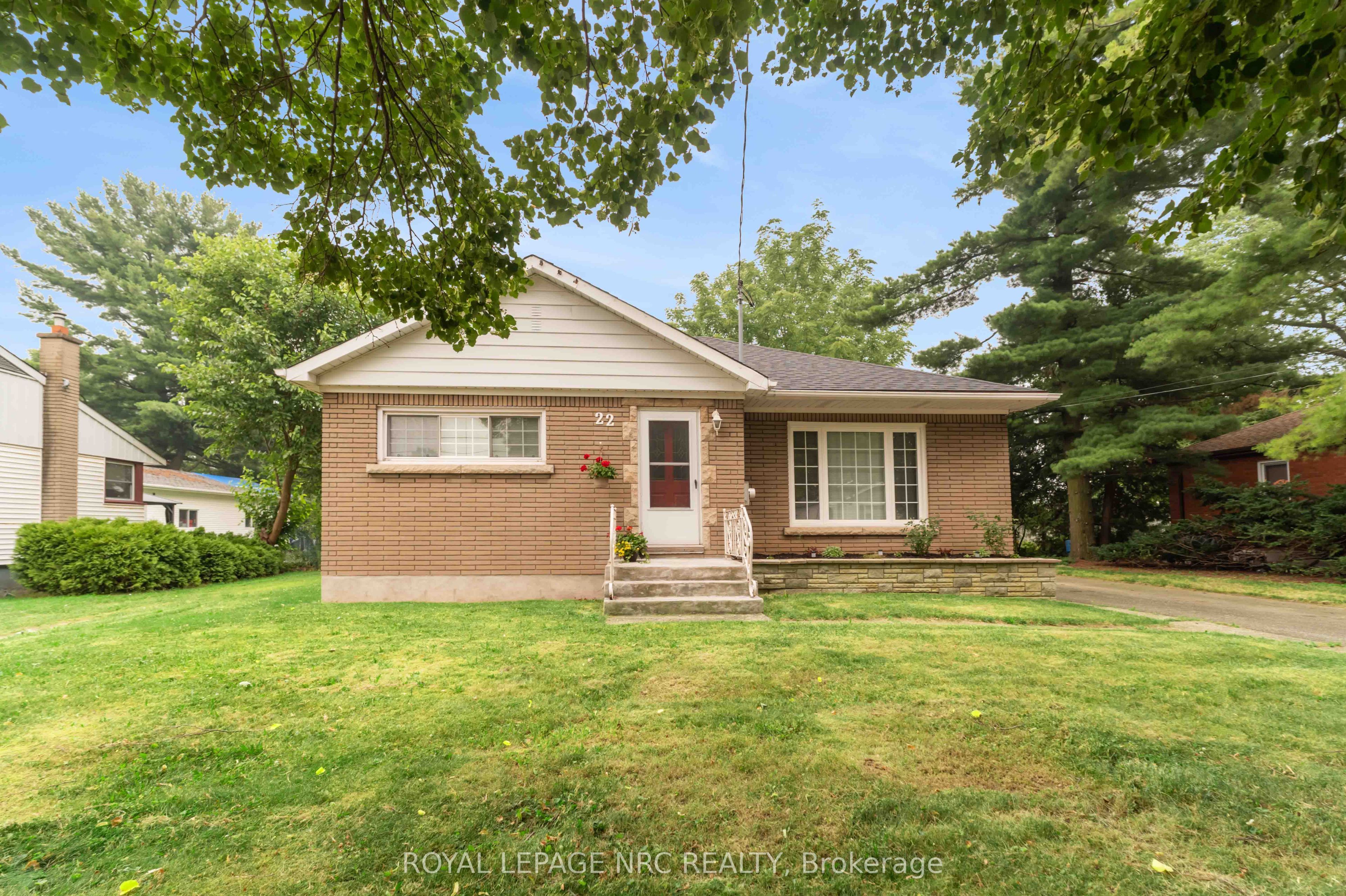 22 Dunblane Avenue, St. Catharines, ON L2M 3Z7